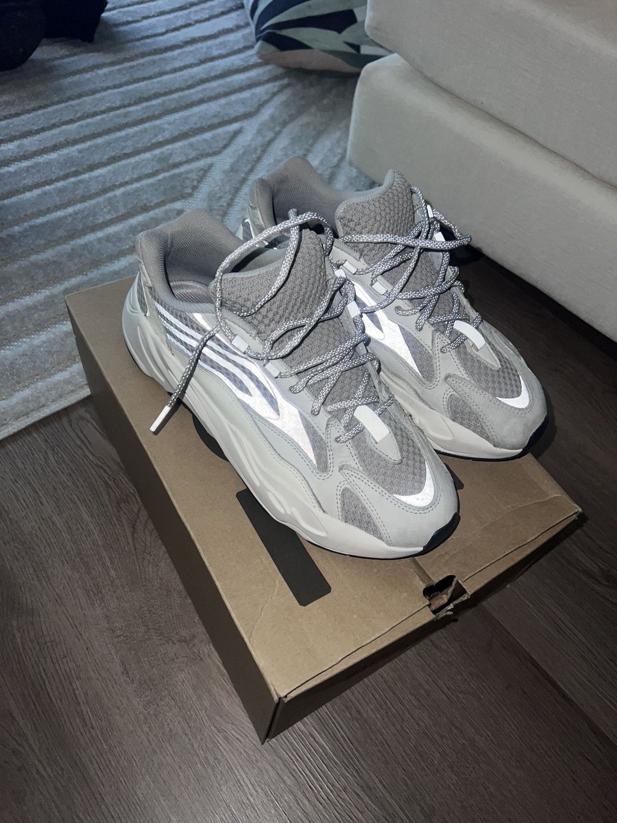 Yeezy Adidas yeezy 700 v2 static size 10 Size US 10 / EU 43 - 1 Thumbnail