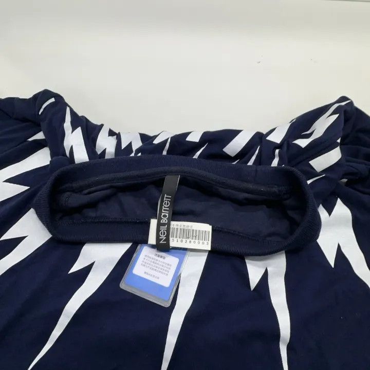 Neil Barrett Neil Barrett Stylish Long Sleeve T-Shirt -2507 Size US XL / EU 56 / 4 - 6 Thumbnail