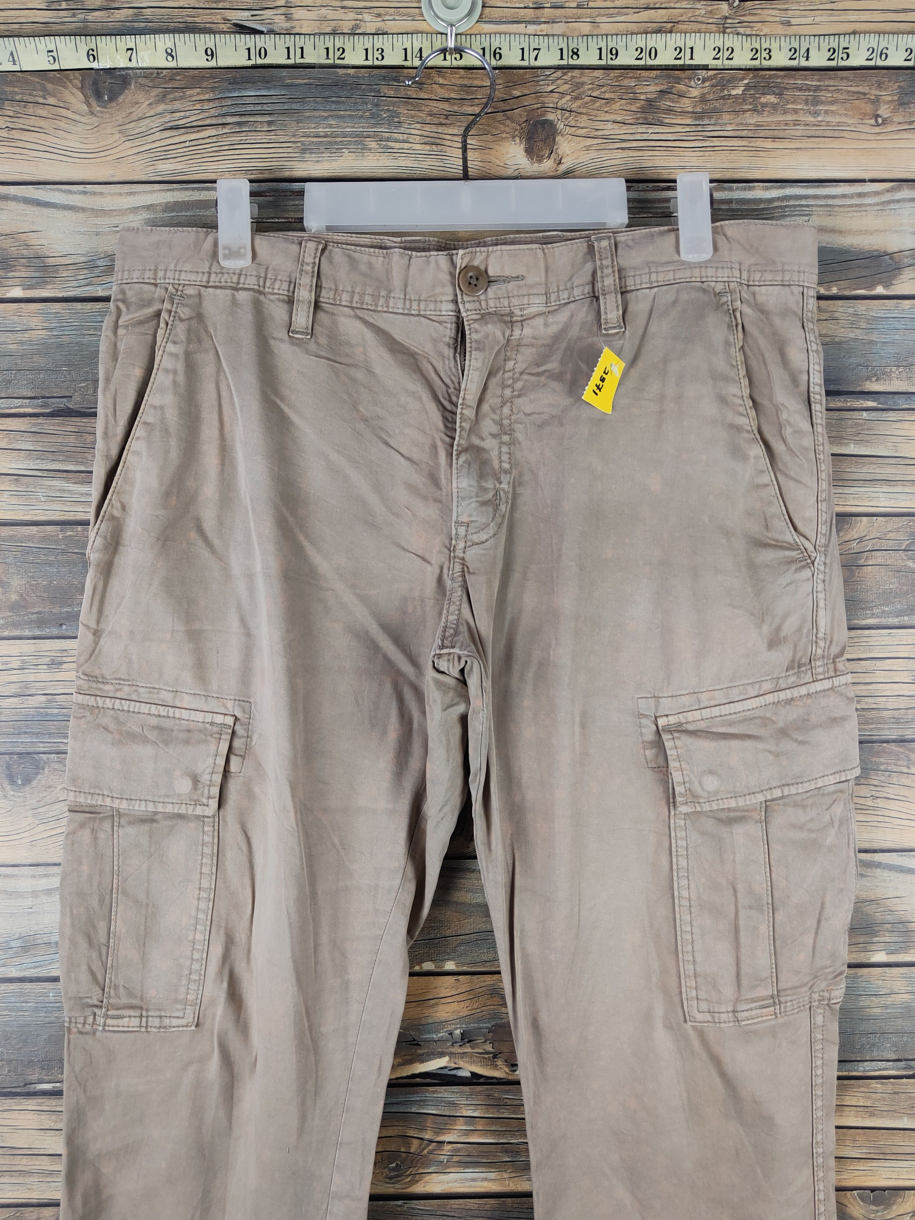 Japanese Brand DL Uniqlo Beige Multipocket Cargo Pants #2371 Size US 35 - 2 Thumbnail