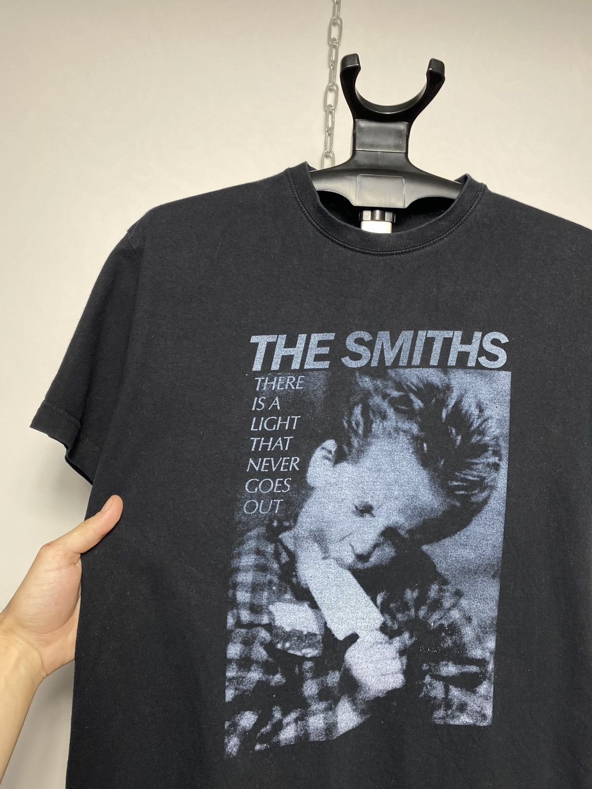 Band Tees VINTAGE THE SMITHS THERE IS A LIGHT THAT NEVER GOES OUT TEE Size US L / EU 52-54 / 3 - 6 Thumbnail
