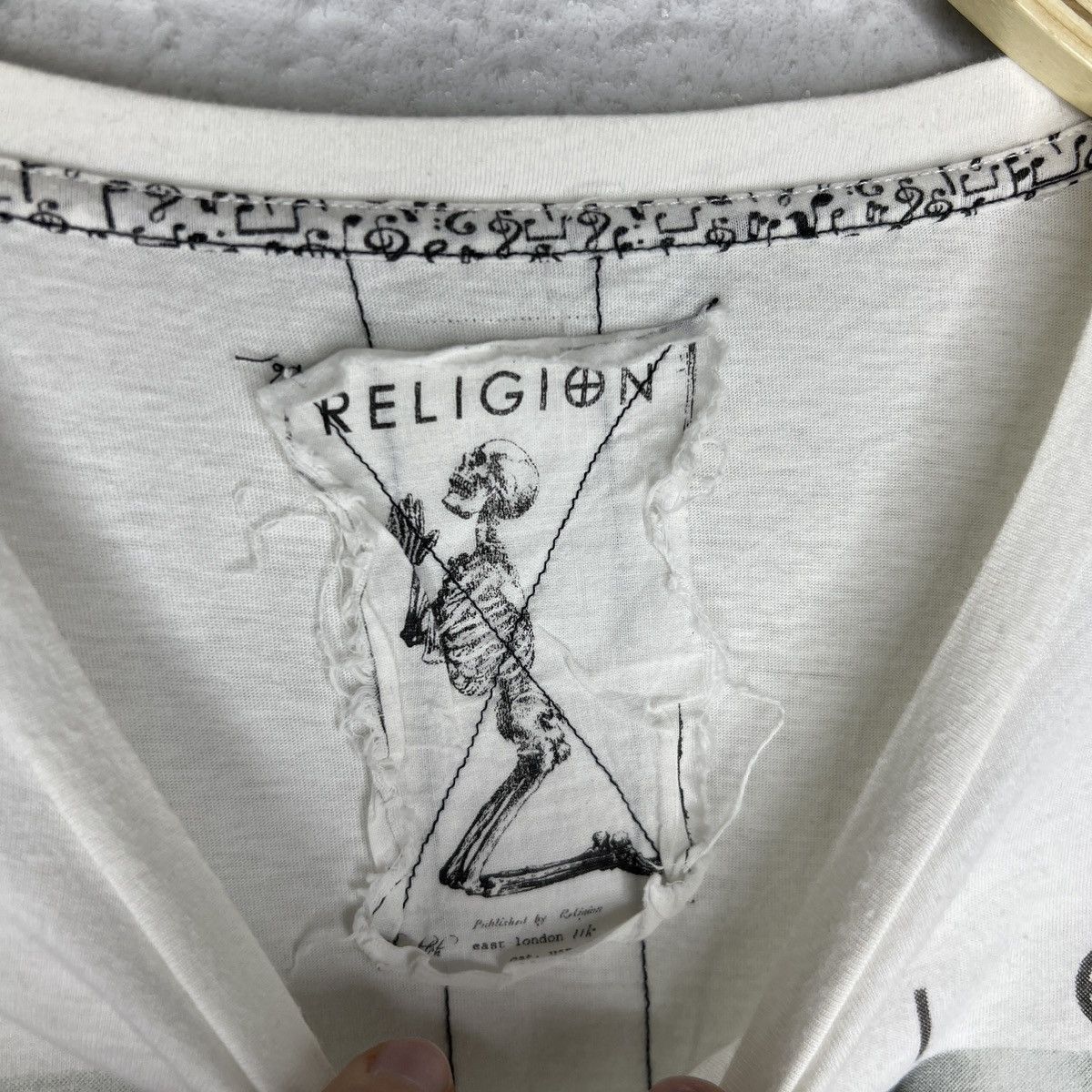 True Religion Vintage Tshirt Y2K Religion Sexy Chick Girl Ass Full Print Size US L / EU 52-54 / 3 - 6 Thumbnail