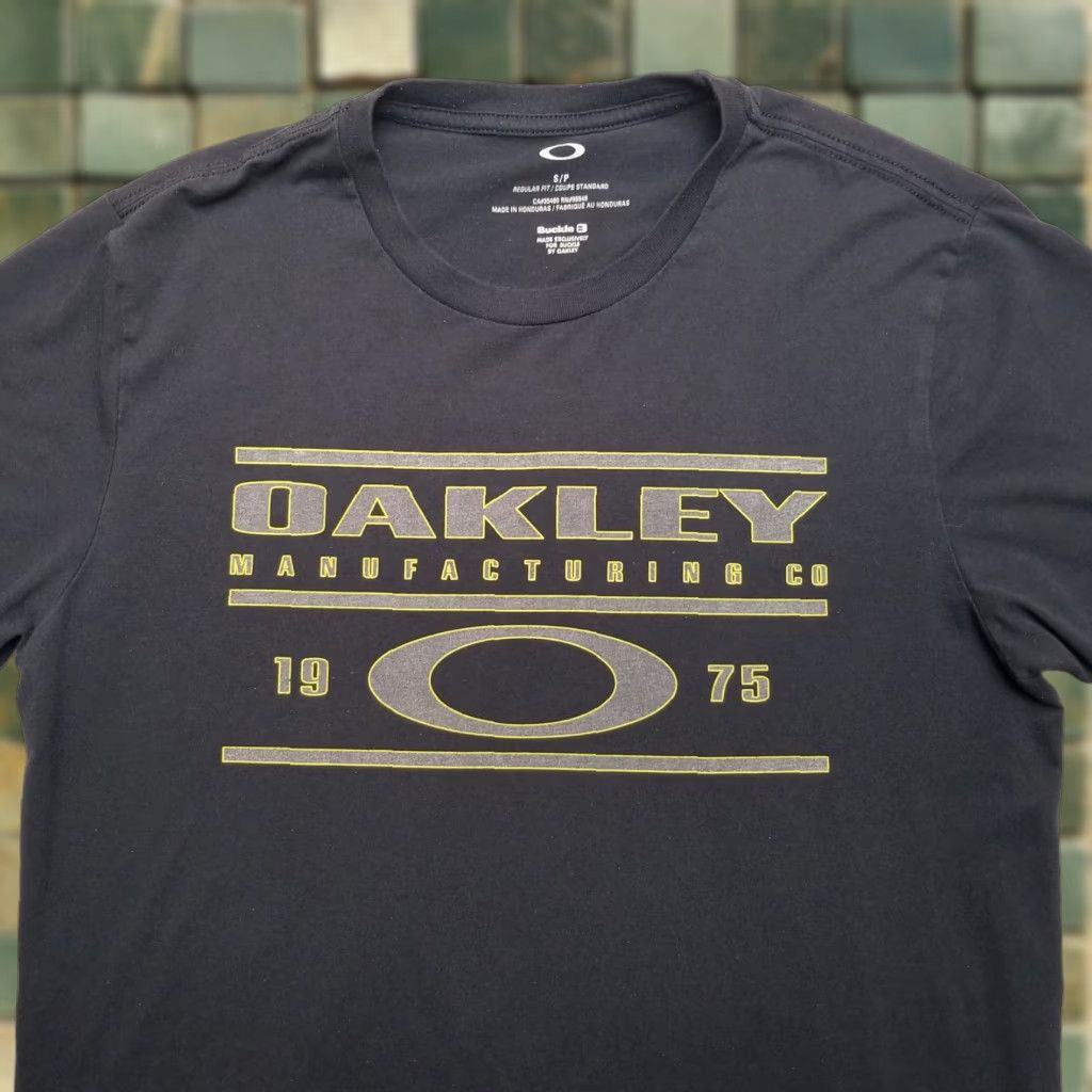 Oakley Oakley Shirt Mens Small Black Short Sleeve Crewneck Spellout Logo Buckle Casual Size US S / EU 44-46 / 1 - 1 Thumbnail