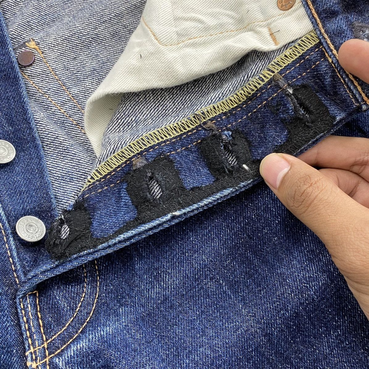 Levi's Vintage Clothing 🇯🇵1990s Vintage Levis 501XX LVC Japan Selvedge Jeans Archive Size US 32 / EU 48 - 7 Thumbnail