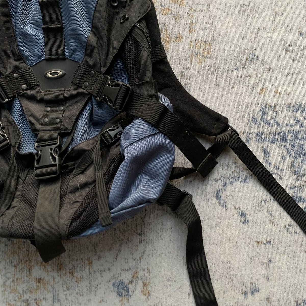 Oakley Vintage Rare Oakley Icon Backpack 2.0 Blue Black - Y2K Bag Size ONE SIZE - 5 Thumbnail