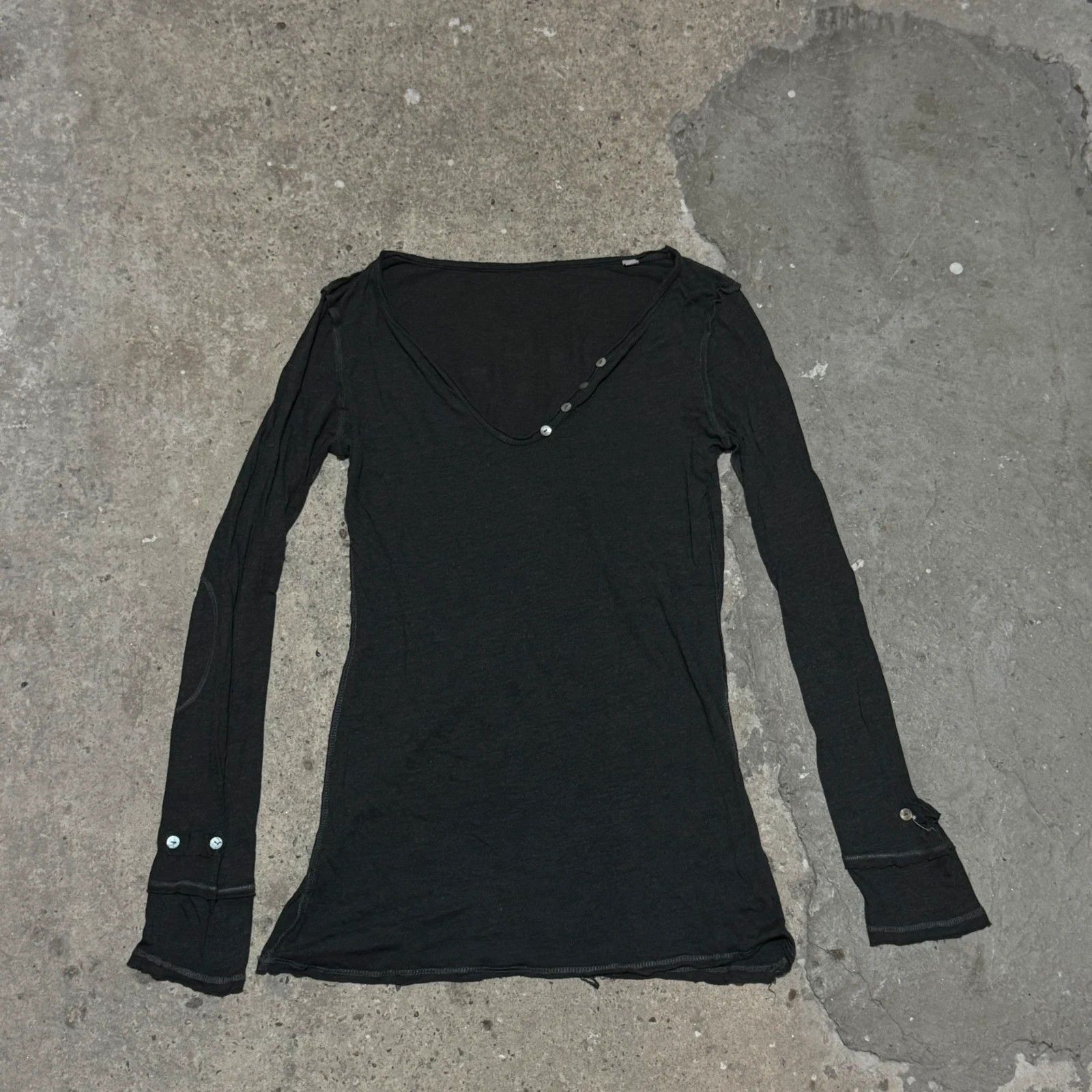 Other Cashmere thin v-neck buttons avant garde long sleeve top Size S / US 4 / IT 40 - 1 Thumbnail