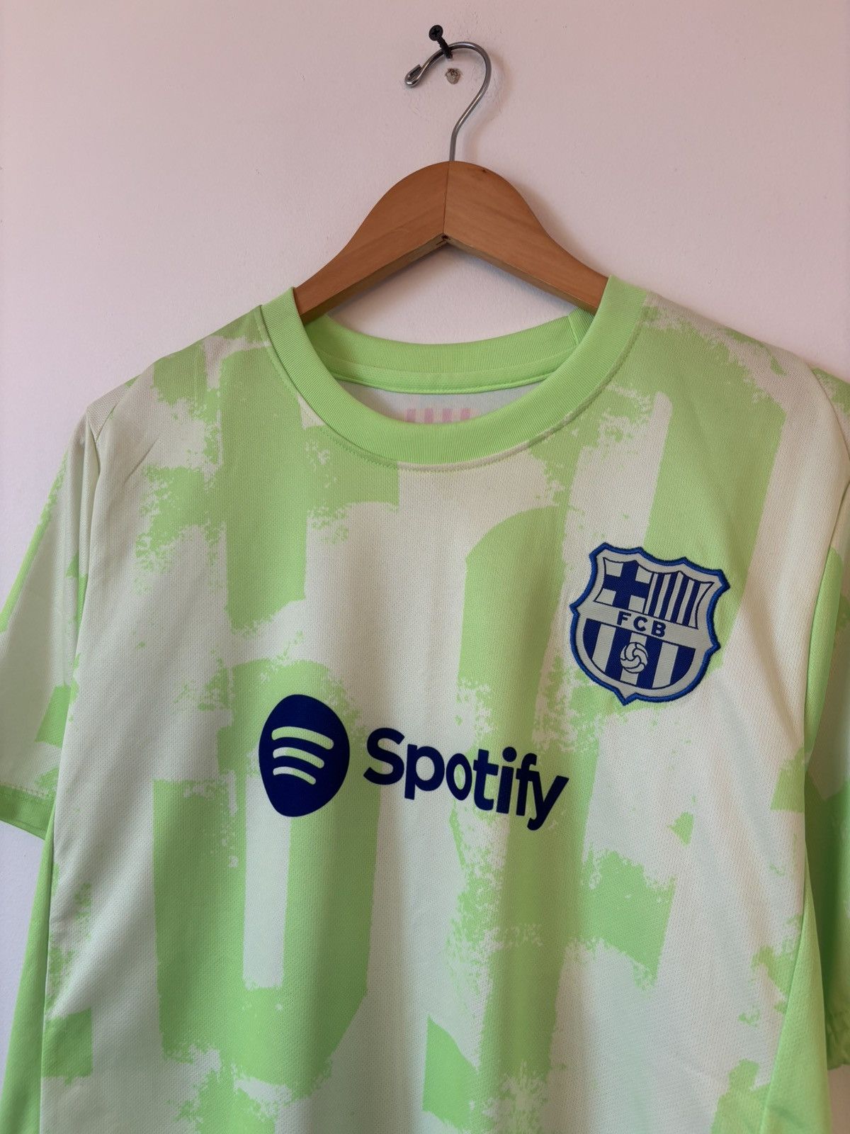 Other FC Barcelona Torito 24/25 Third Kit Performance Jersey M Size US M / EU 48-50 / 2 - 3 Thumbnail