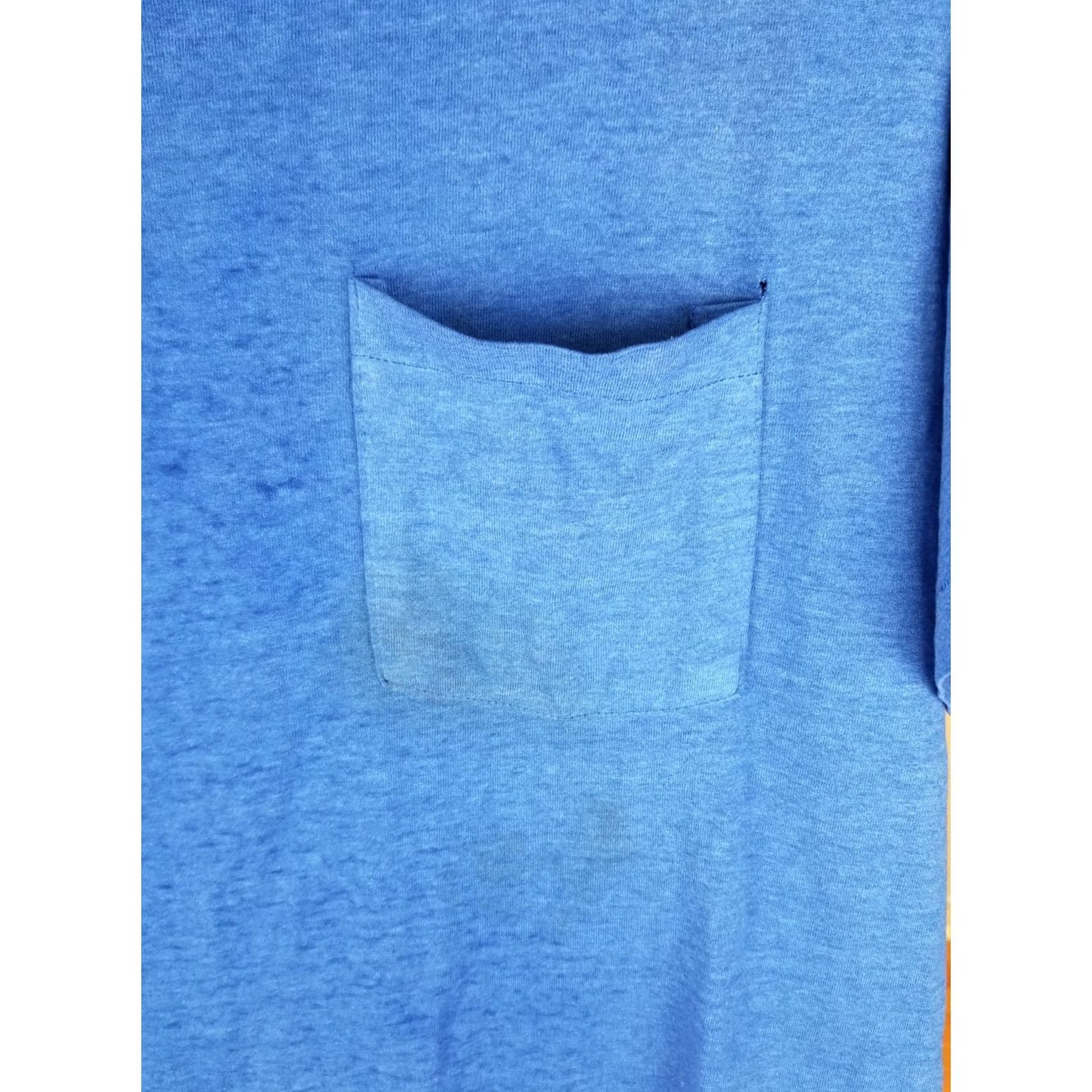 Vintage VINTAGE BVD ONE POCKET GRADIENT SUN FADED DISTRESSED BLUE T-SHIRT SZ LARGE Size US L / EU 52-54 / 3 - 6 Thumbnail