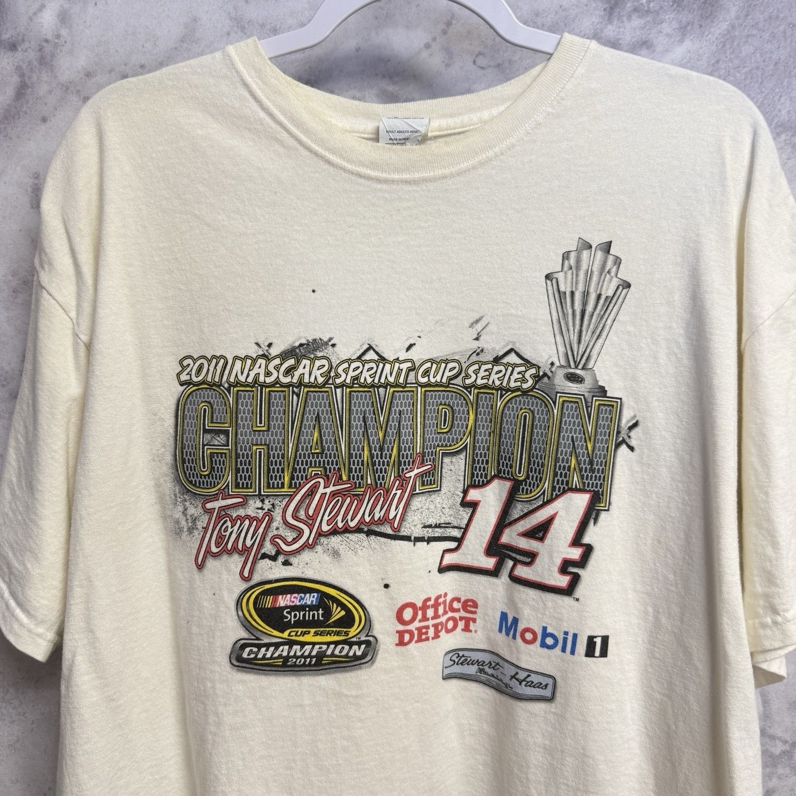 NASCAR Tony Stewart 2011 Spirit Championship Nascar T Shirt 2XL Size US XXL / EU 58 / 5 - 3 Thumbnail