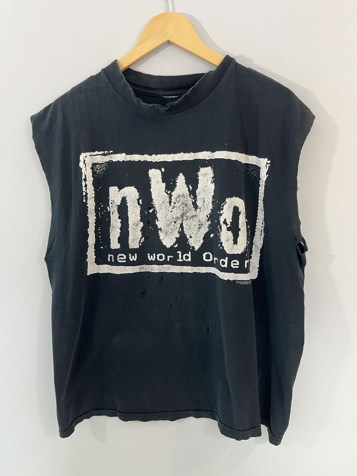 Vintage New World Order Thrashed Vintage Cut Off 90s Tee Size US XL / EU 56 / 4 - 1 Thumbnail