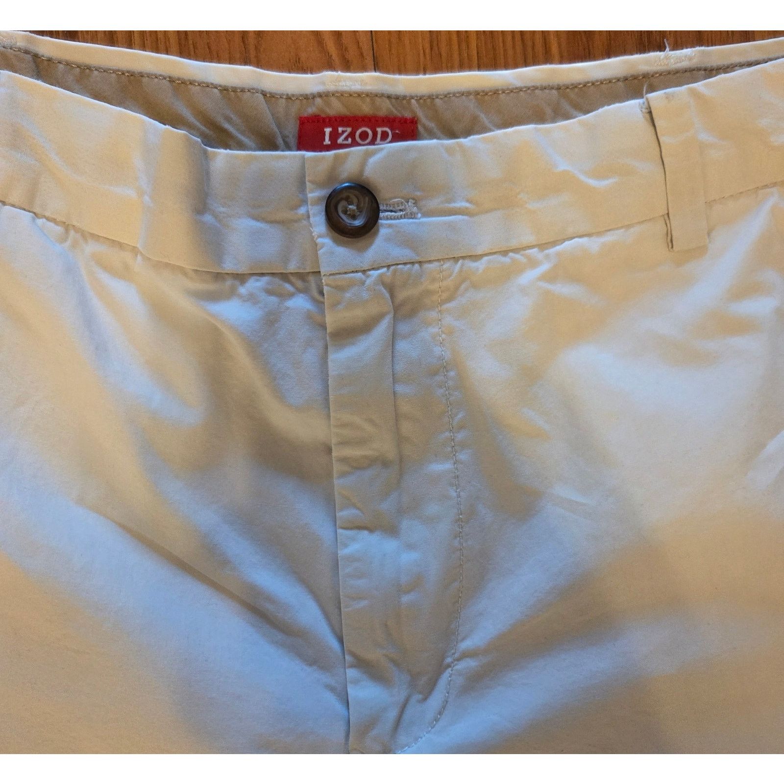 Izod Izod Men's Size 34 Khaki Shorts - Classic Style Size US 34 / EU 50 - 4 Thumbnail