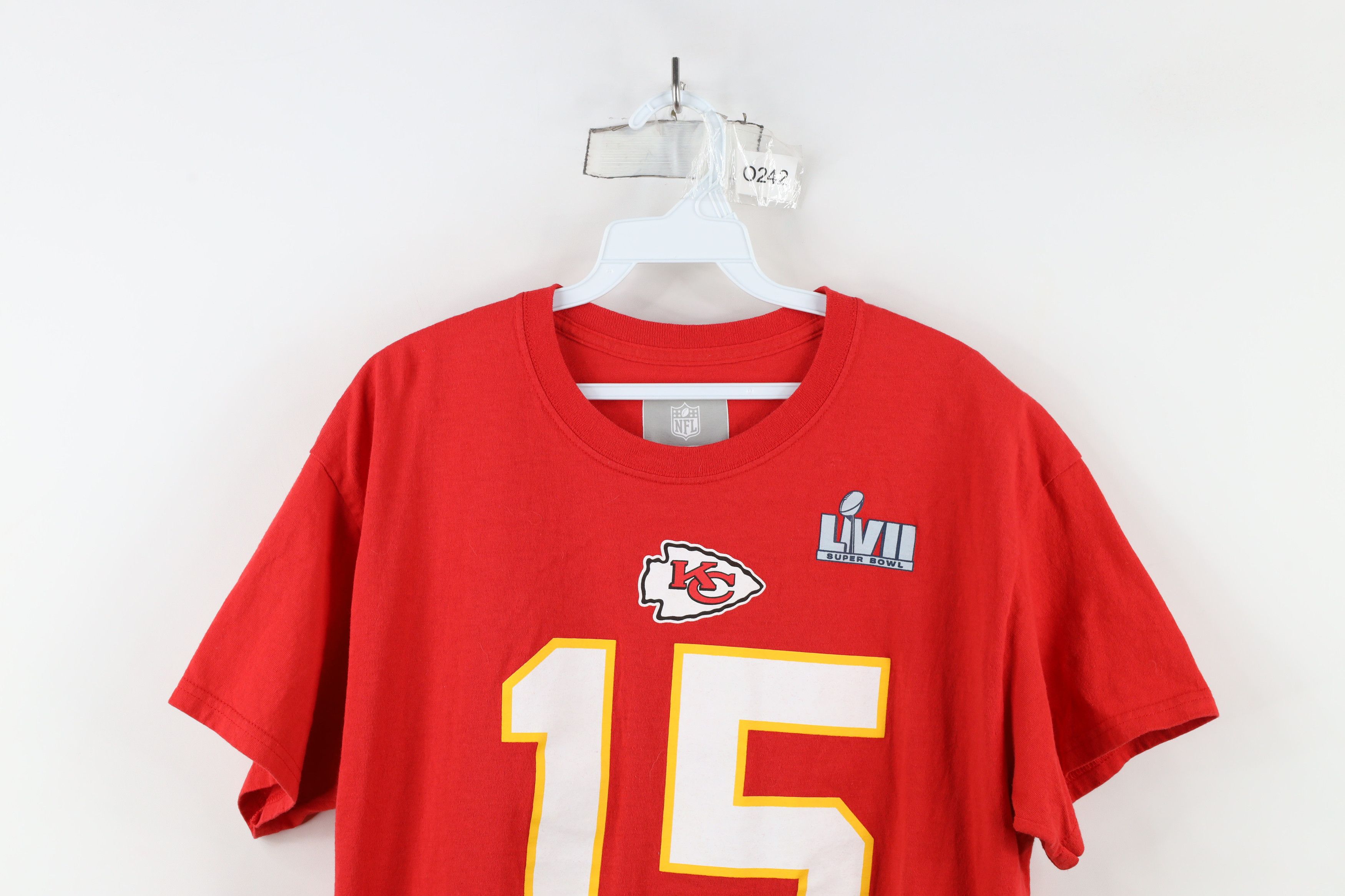 Vintage NFL LVII Patrick Mahomes Kansas City Chiefs Football T-Shirt Size US L / EU 52-54 / 3 - 2 Thumbnail