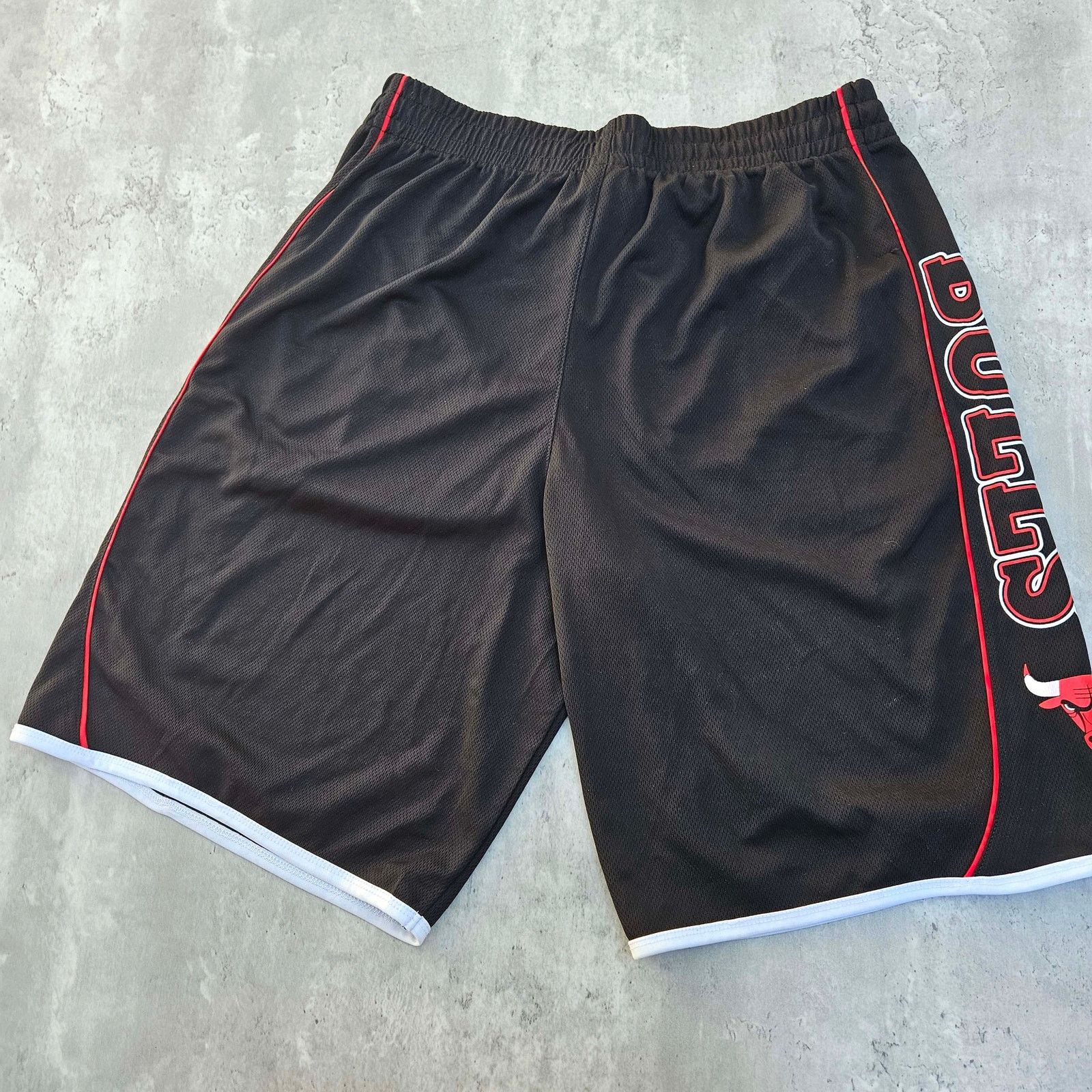 NBA NBA CHICAGO BULLS CLASSIC MEN'S SHORT SIZE X-LARGE Size US 34 / EU 50 - 3 Thumbnail