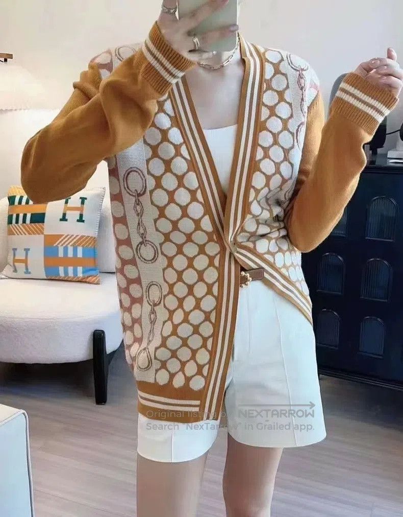 Hermes Hermes Orange Polka Dot Wool Cardigan Jacket Size XS / US 0-2 / IT 36-38 - 1 Thumbnail