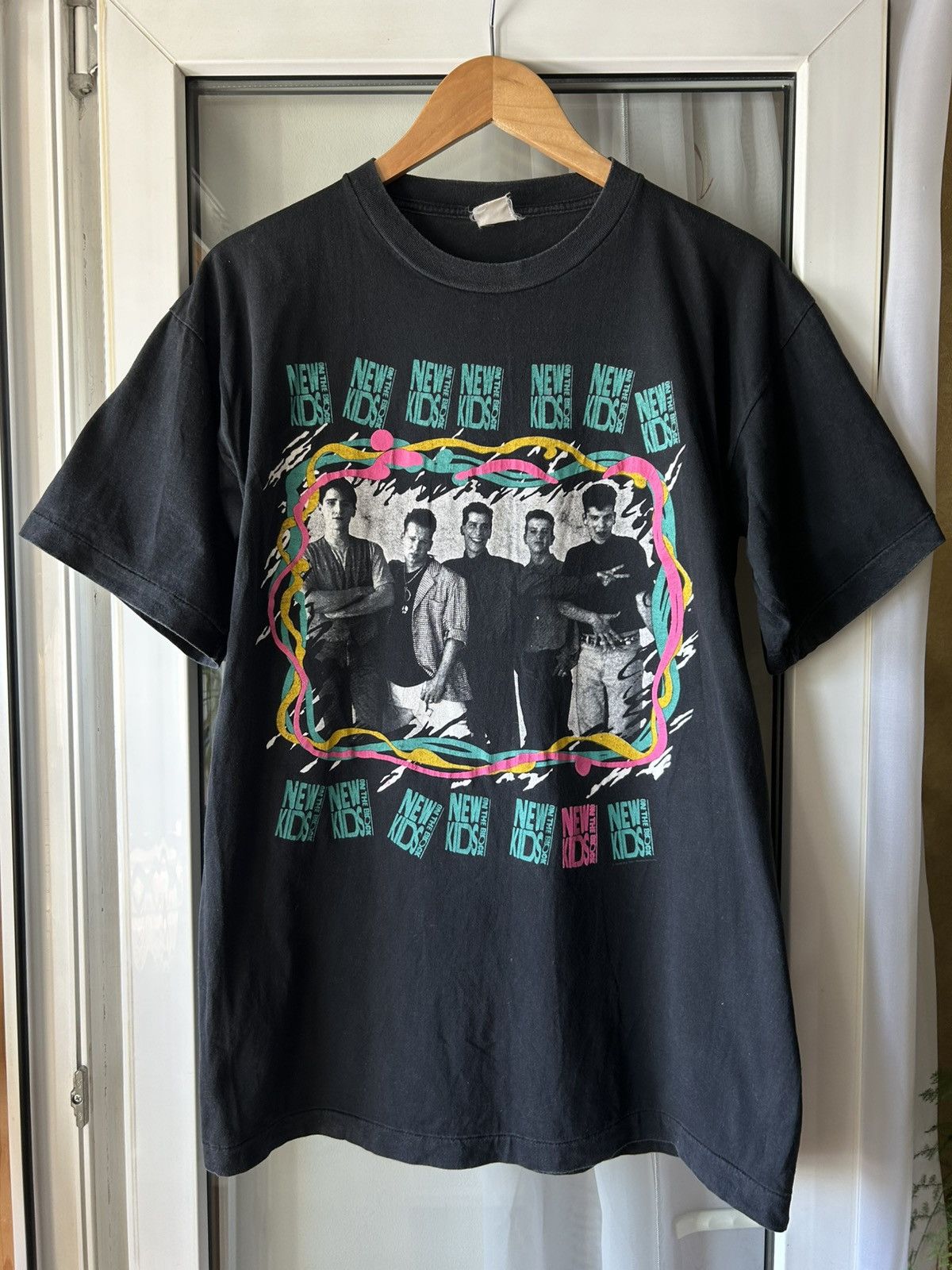 Band Tees VINTAGE New Kids On The Block 1989 pop hip hop rap t-shirt Size US L / EU 52-54 / 3 - 1 Thumbnail
