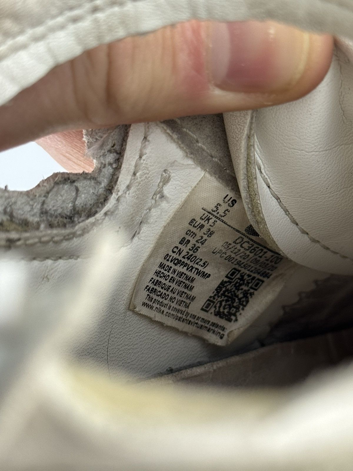 Comme des Garcons × Nike Comme des Garçons x Nike Air Force 1 Mid 'Triple White' Size US 5.5 / EU 38 - 12 Thumbnail