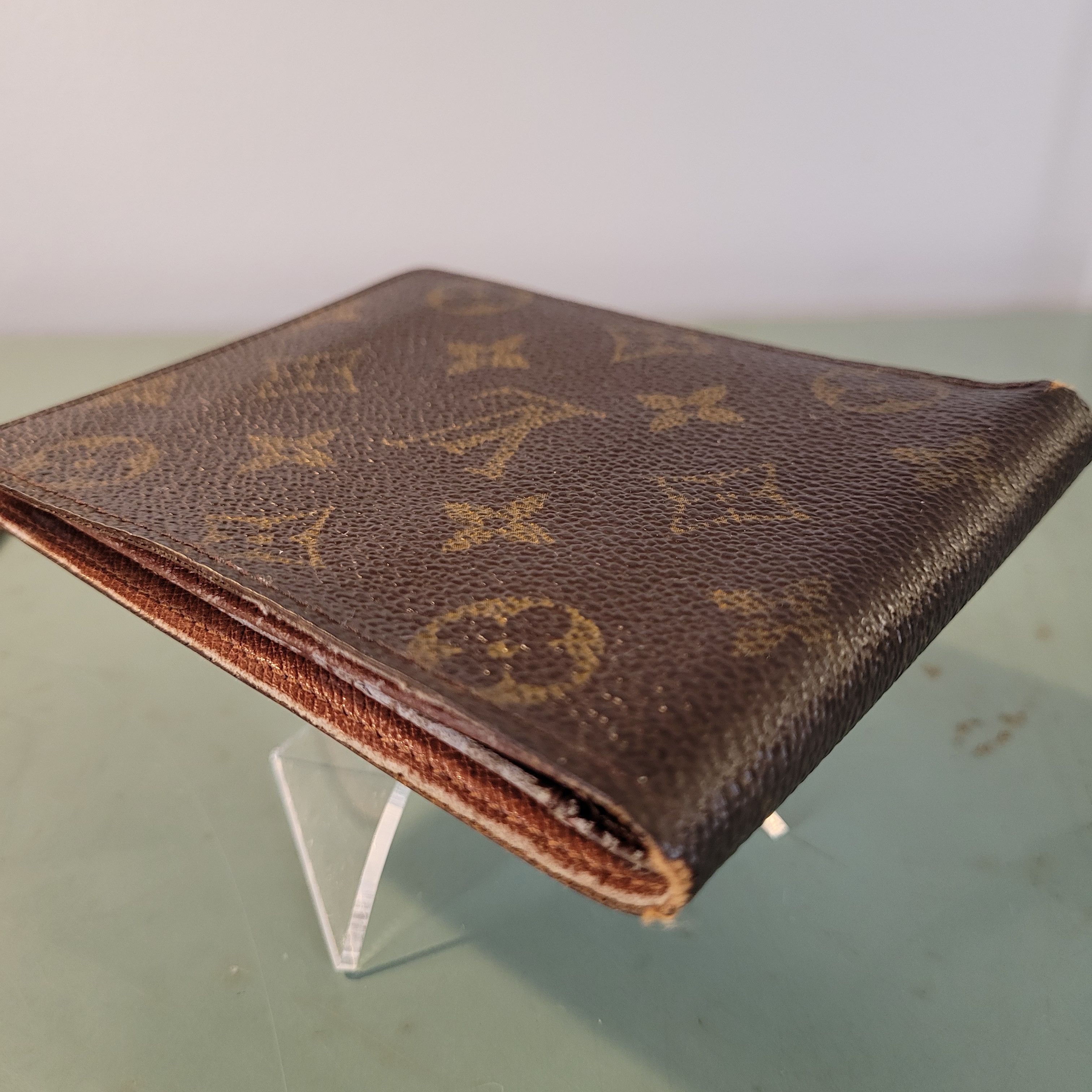 Louis Vuitton Rare Louis Vuitton Monogram Large Bifold With Card Insert Size ONE SIZE - 4 Thumbnail