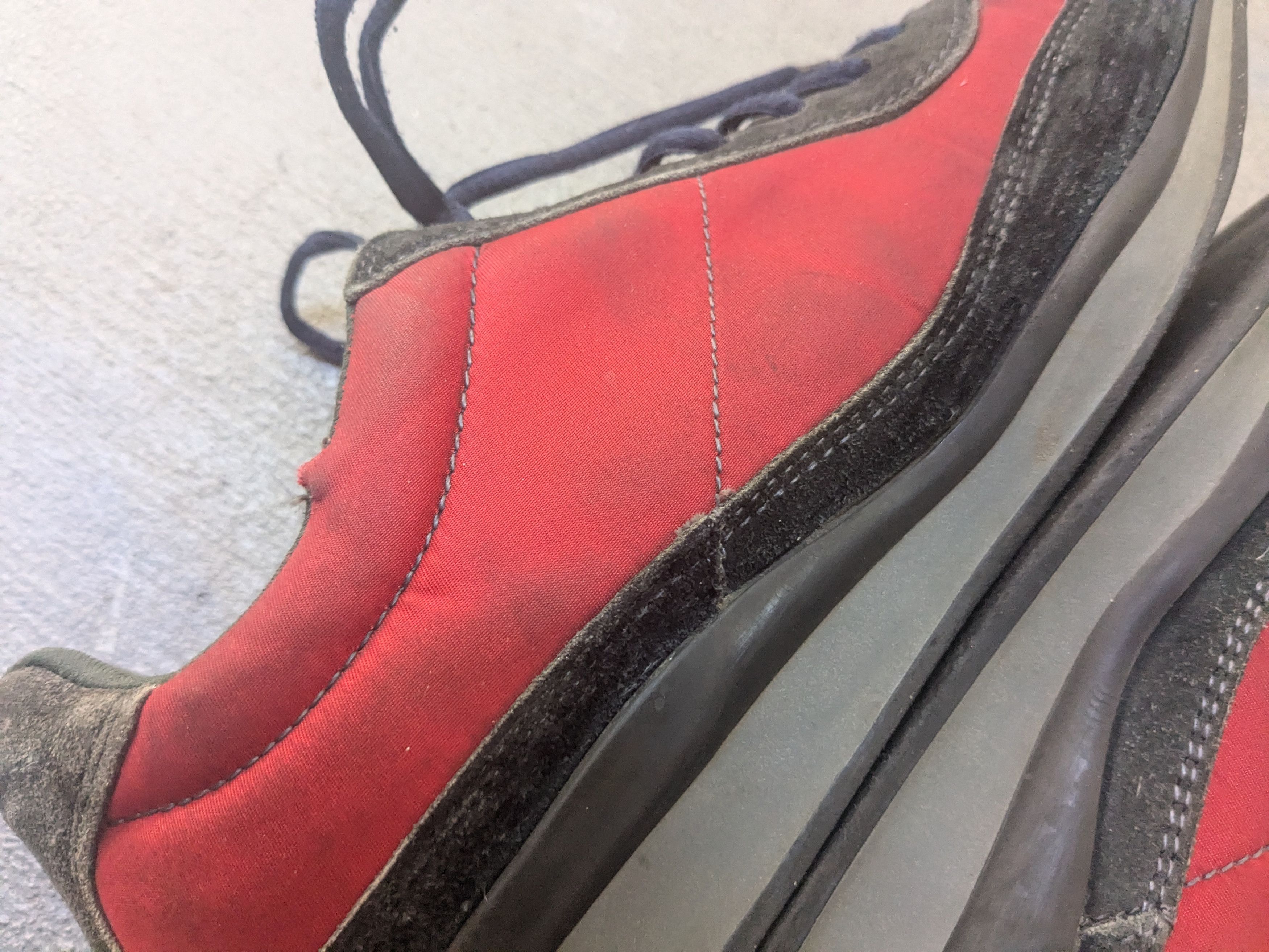 Prada Prada Sneakers Red Navy Blue Suede 10 Low Tops Y2K Red Size US 10 / EU 43 - 14 Thumbnail