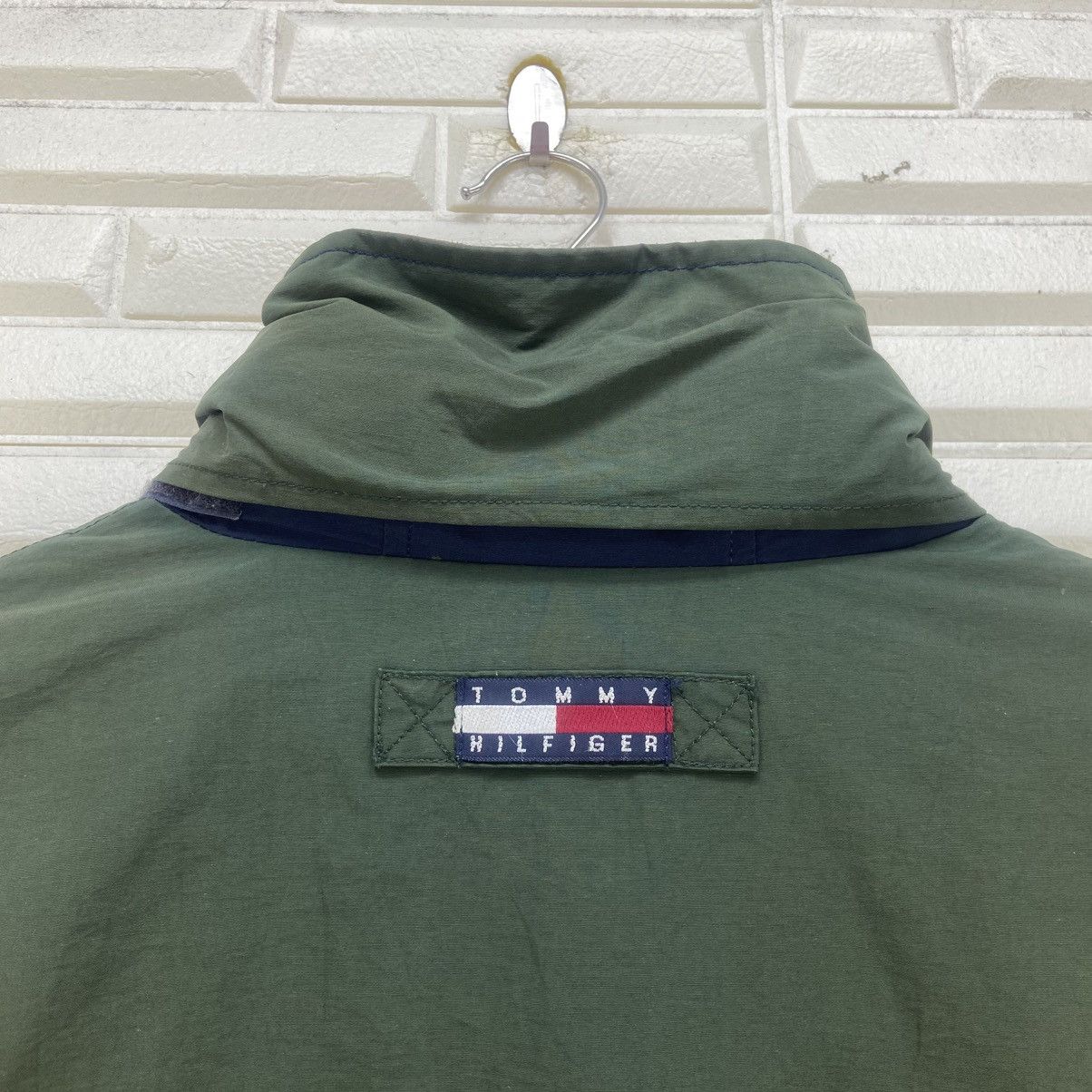 Tommy Hilfiger 🔥 Tommy Hilfiger Big Logo Color Block Jacket Size US L / EU 52-54 / 3 - 11 Thumbnail