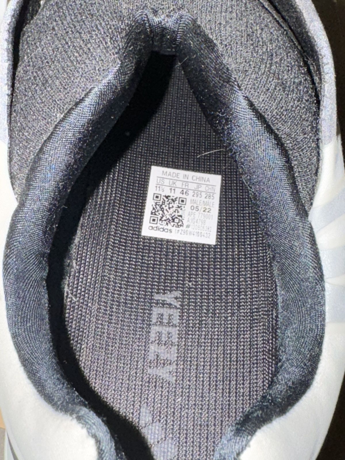 Kanye West × Yeezy Yeezy Boost 700 MNVN Laceless 'Analog' Size US 11.5 / EU 44-45 - 6 Thumbnail