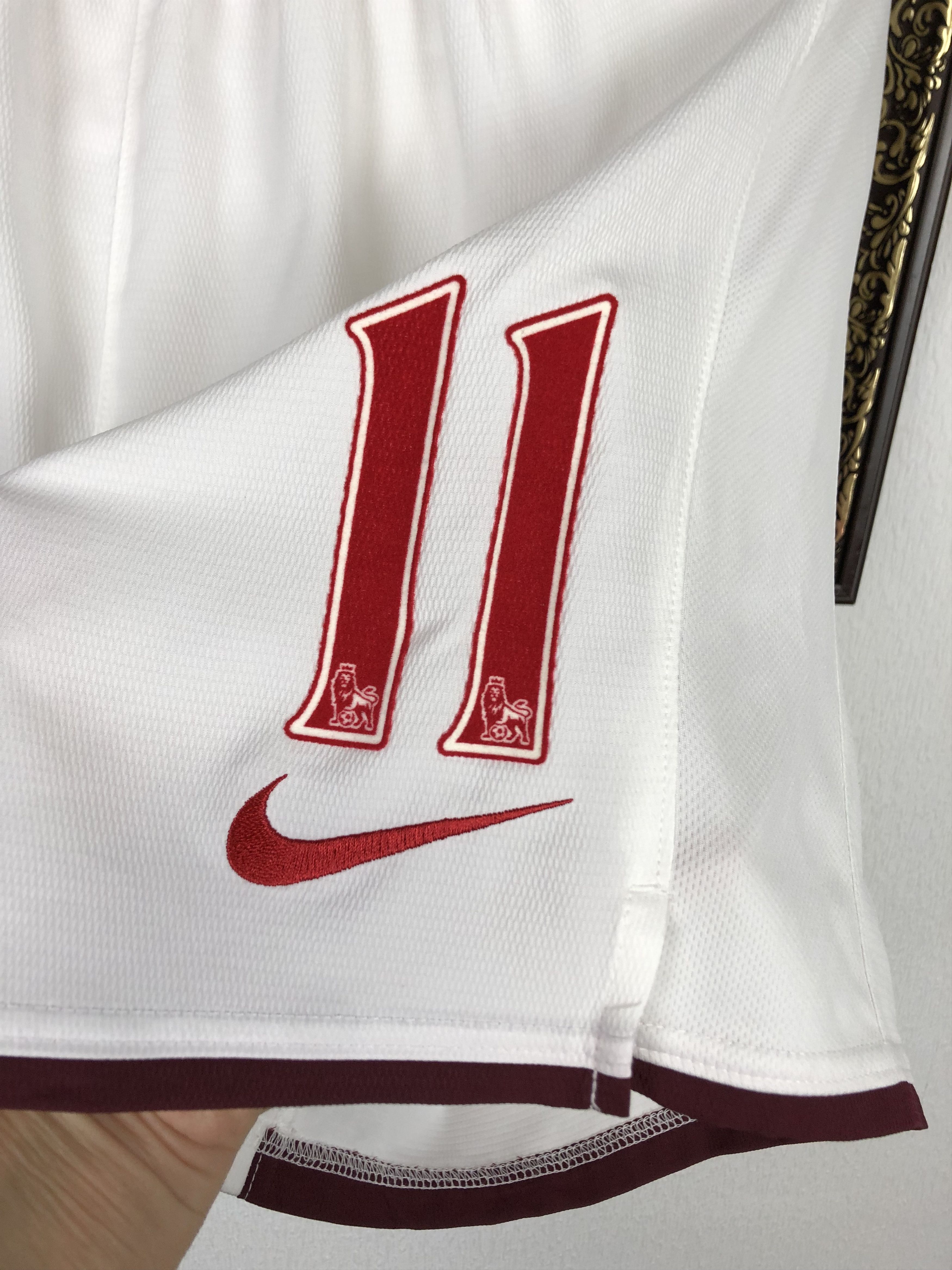 Nike Vintage Nike Arsenal Football Shorts #11 Van Persie Soccer M Size US 32 / EU 48 - 3 Thumbnail