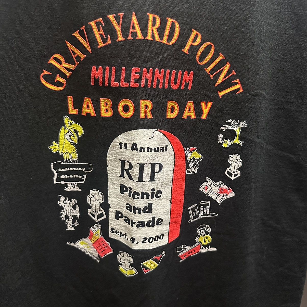 Fruit Of The Loom Vintage Y2K Graveyard Point Labor Day T-Shirt Spooky Size L Size US L / EU 52-54 / 3 - 2 Thumbnail