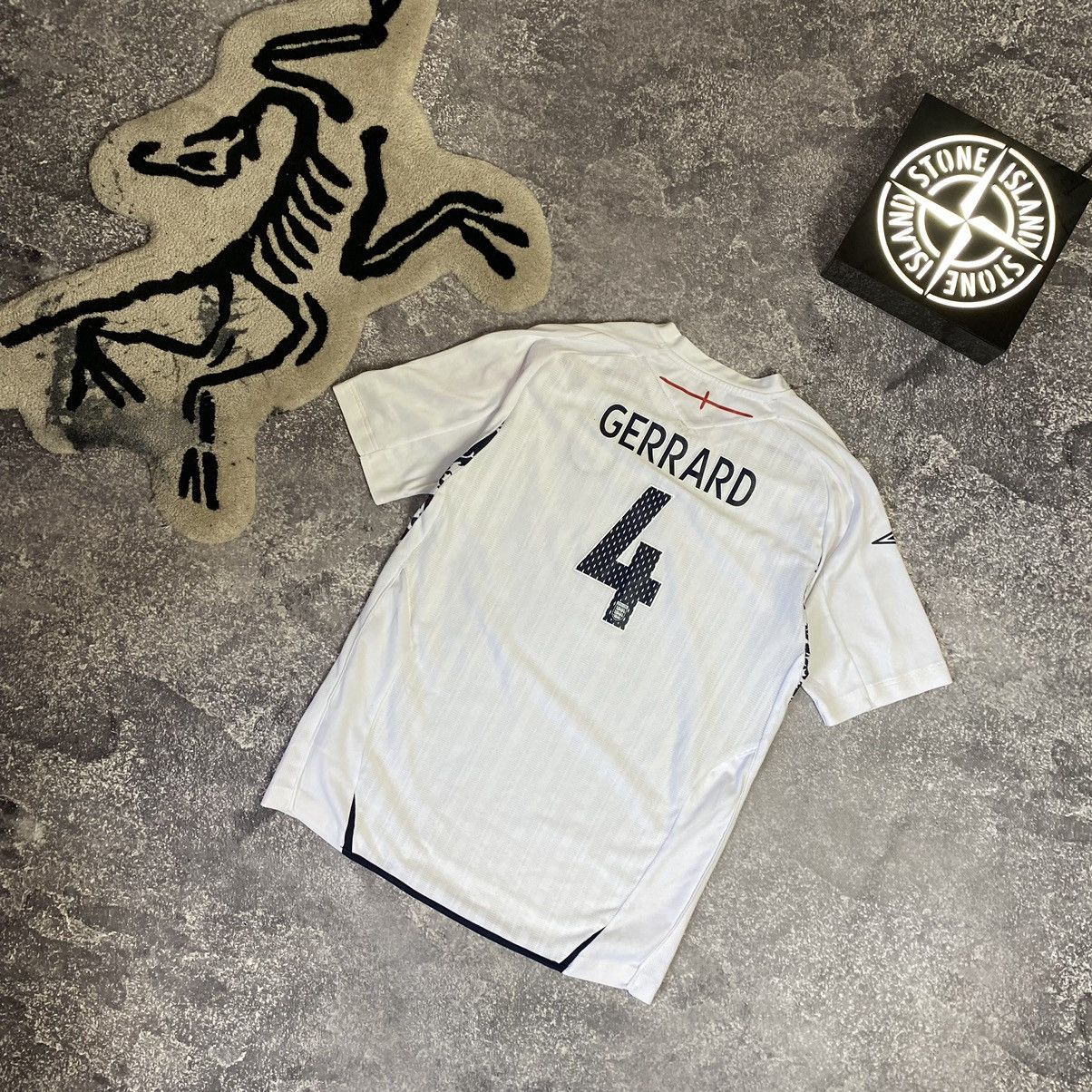 Umbro Vintage Umbro Fc England 🏴󠁧󠁢󠁥󠁮󠁧󠁿 Gerrard Player national team Size US S / EU 44-46 / 1 - 4 Thumbnail