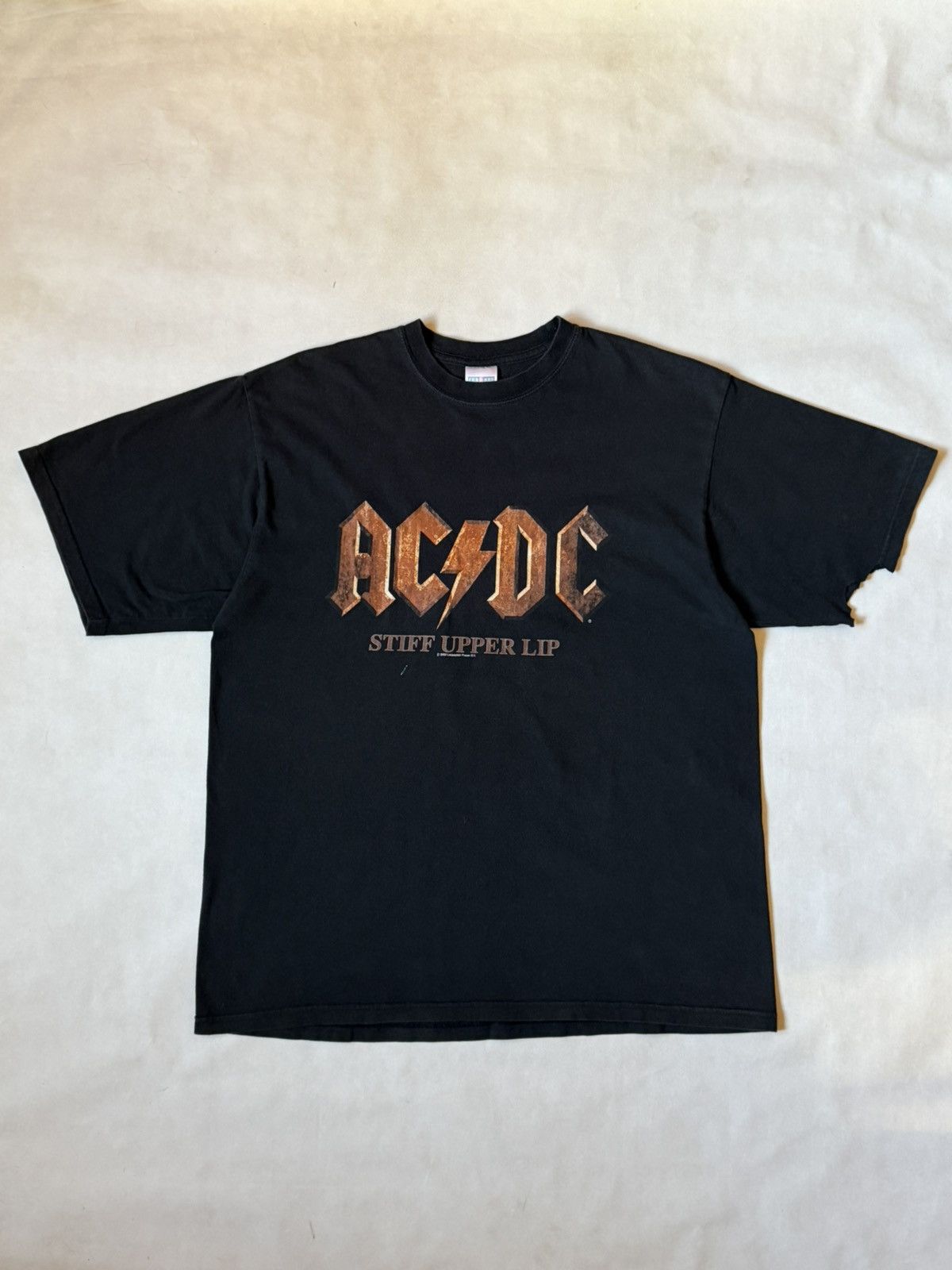 AC/DC AC/DC 2000 Stiff Upper Lip Vintage Merch T Shirt Jerzees Size US M / EU 48-50 / 2 - 1 Thumbnail