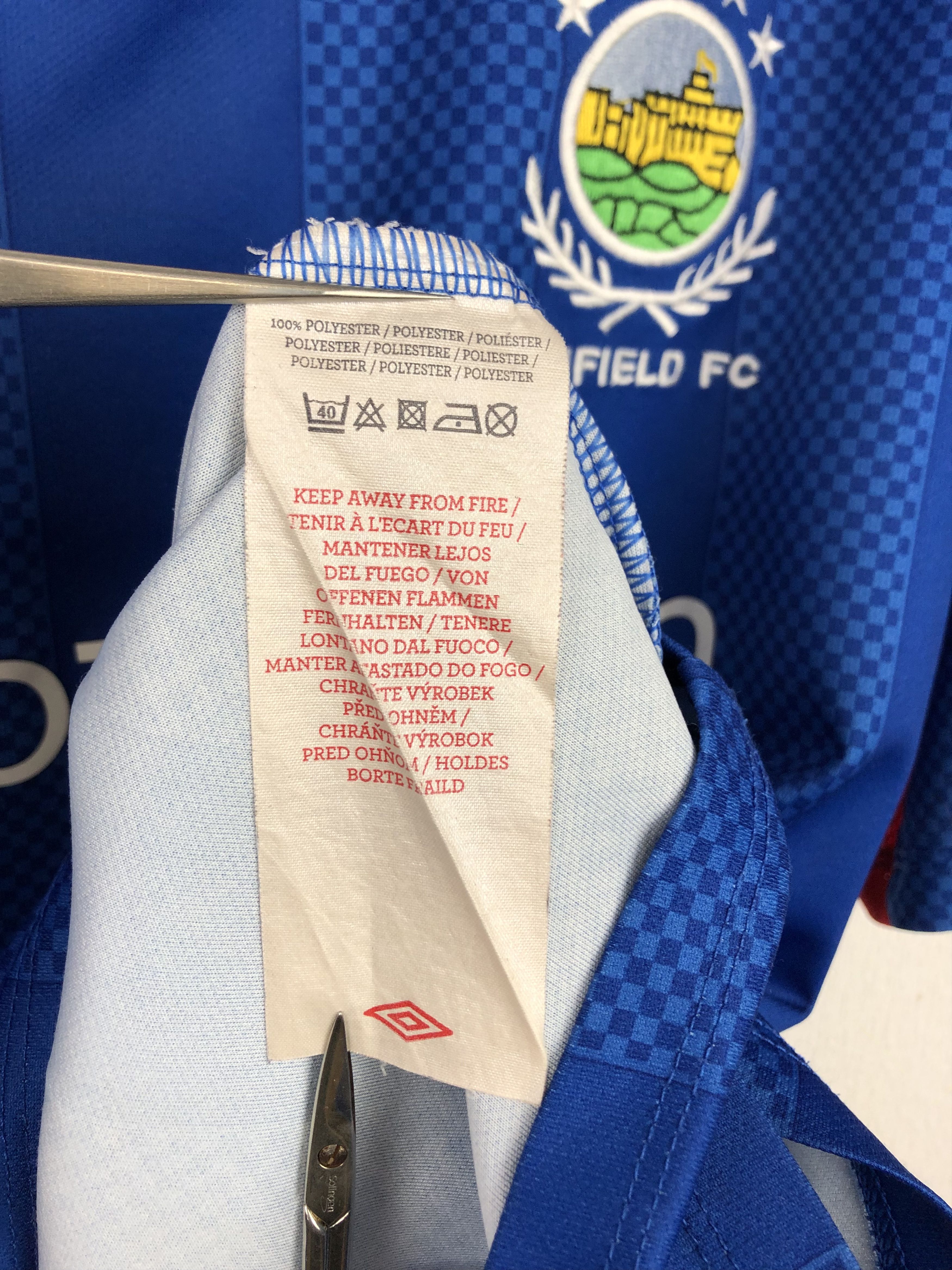 Umbro Linfield Home football shirt 2012 Soccer Umbro Mens Jersey Size US XL / EU 56 / 4 - 6 Thumbnail