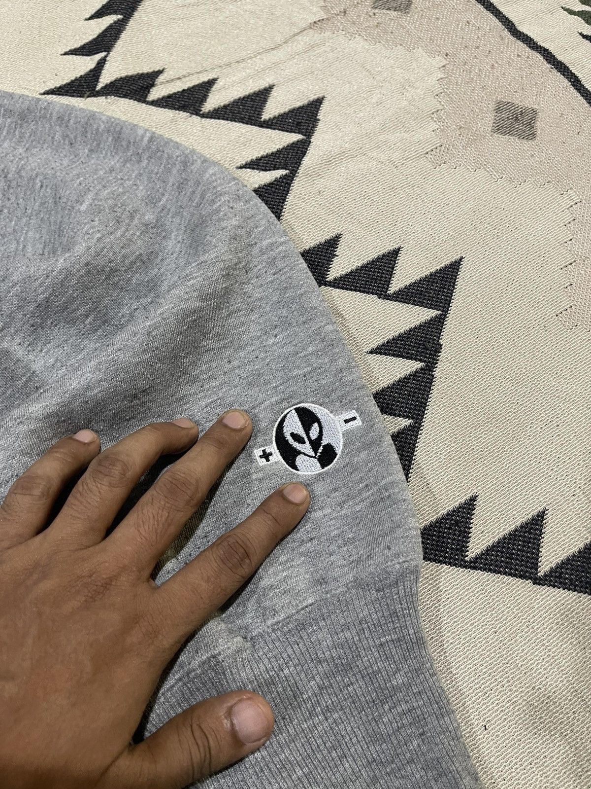 Alien Workshop 90s ALIEN WORKSHOP SMALL LOGO SLEEVE PULLOVER HOODIE Size US M / EU 48-50 / 2 - 6 Thumbnail