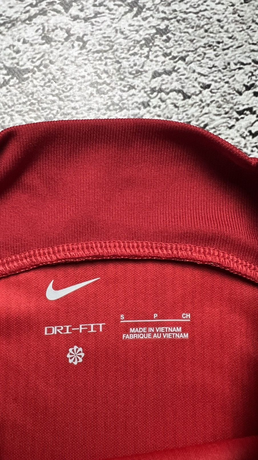 Nike 2023-2024 FC Liverpool London nike AXA pre match jersey Size US S / EU 44-46 / 1 - 4 Thumbnail