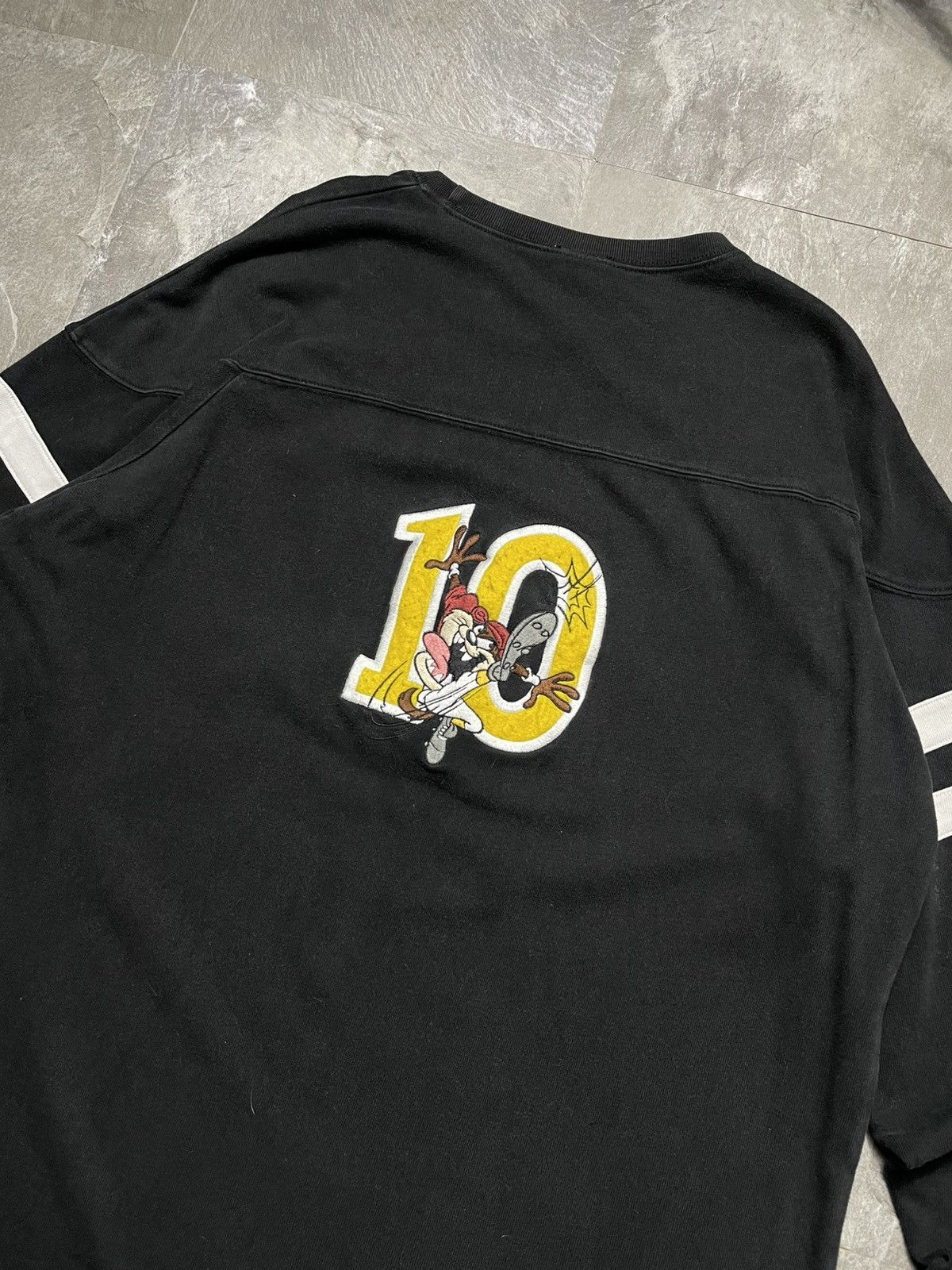 Warner Bros Vintage 1999 Warner Bros Looney Tunes Taz 10 Spirit Jersey Size US L / EU 52-54 / 3 - 5 Thumbnail