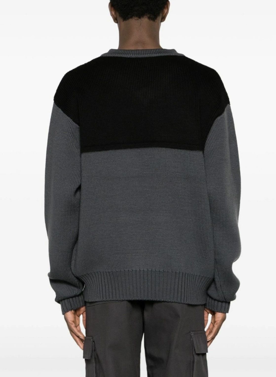 GR10K GR10K two-tone design V-neck jumper Wool Medium Black Grey Size US M / EU 48-50 / 2 - 3 Thumbnail