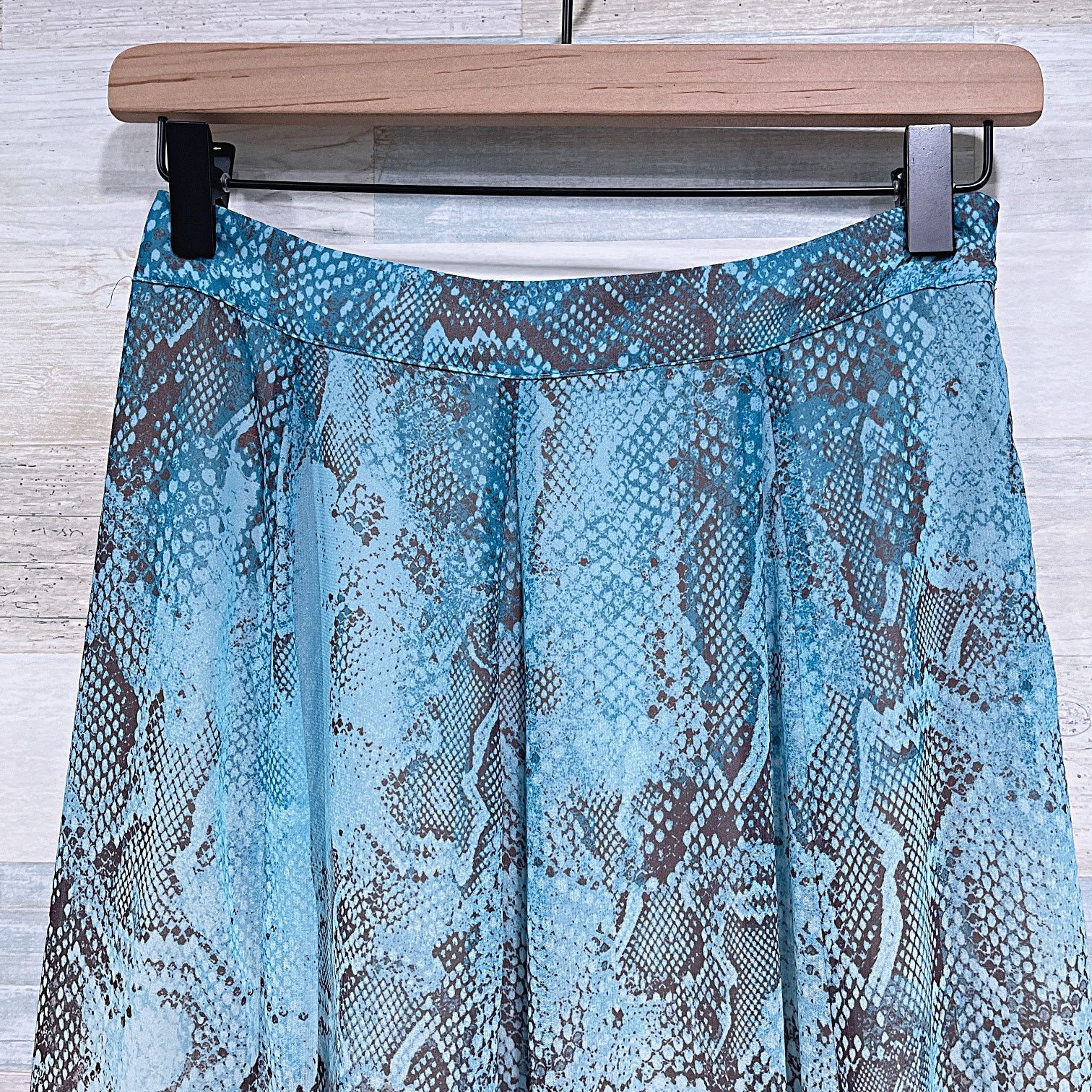 White House Black Market White House Black Market Chiffon Snakeskin Maxi Skirt 00 Size 24" / US 00 / IT 34 - 2 Thumbnail
