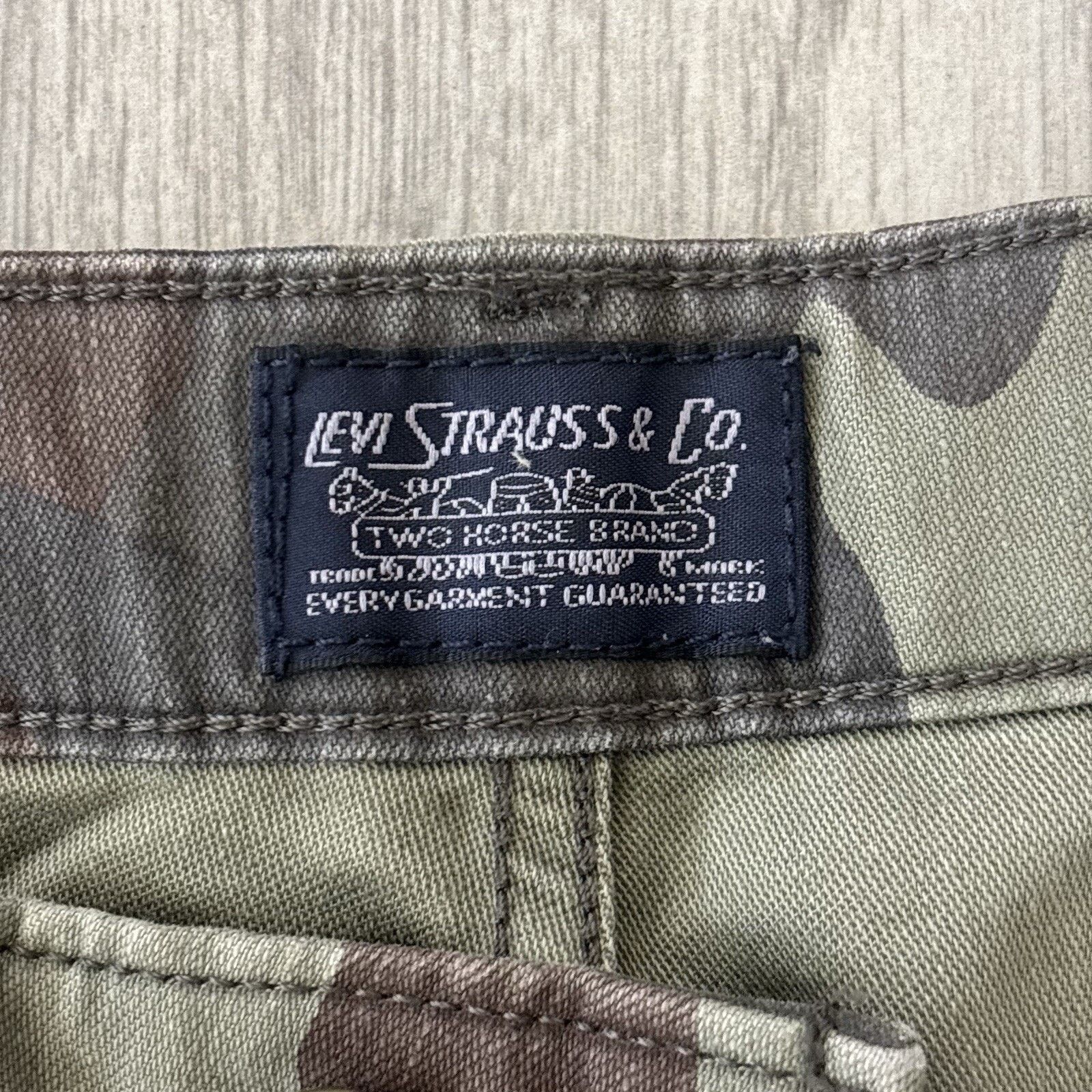 Levi's Levi’s Carrier Cargo Camo 9” Shorts Men’s 42 Dark Phalarope Size US 42 / EU 58 - 4 Thumbnail