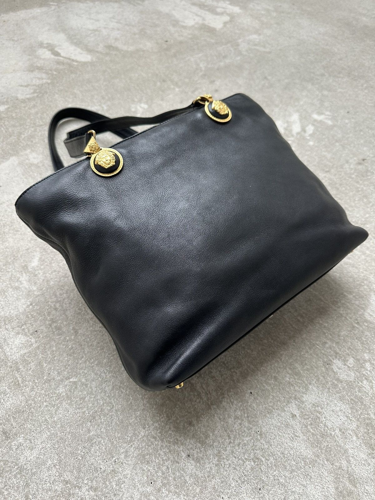 Versace Vintage Gianni Versace La Medusa Golden Logo Leather Bag Size ONE SIZE - 11 Thumbnail