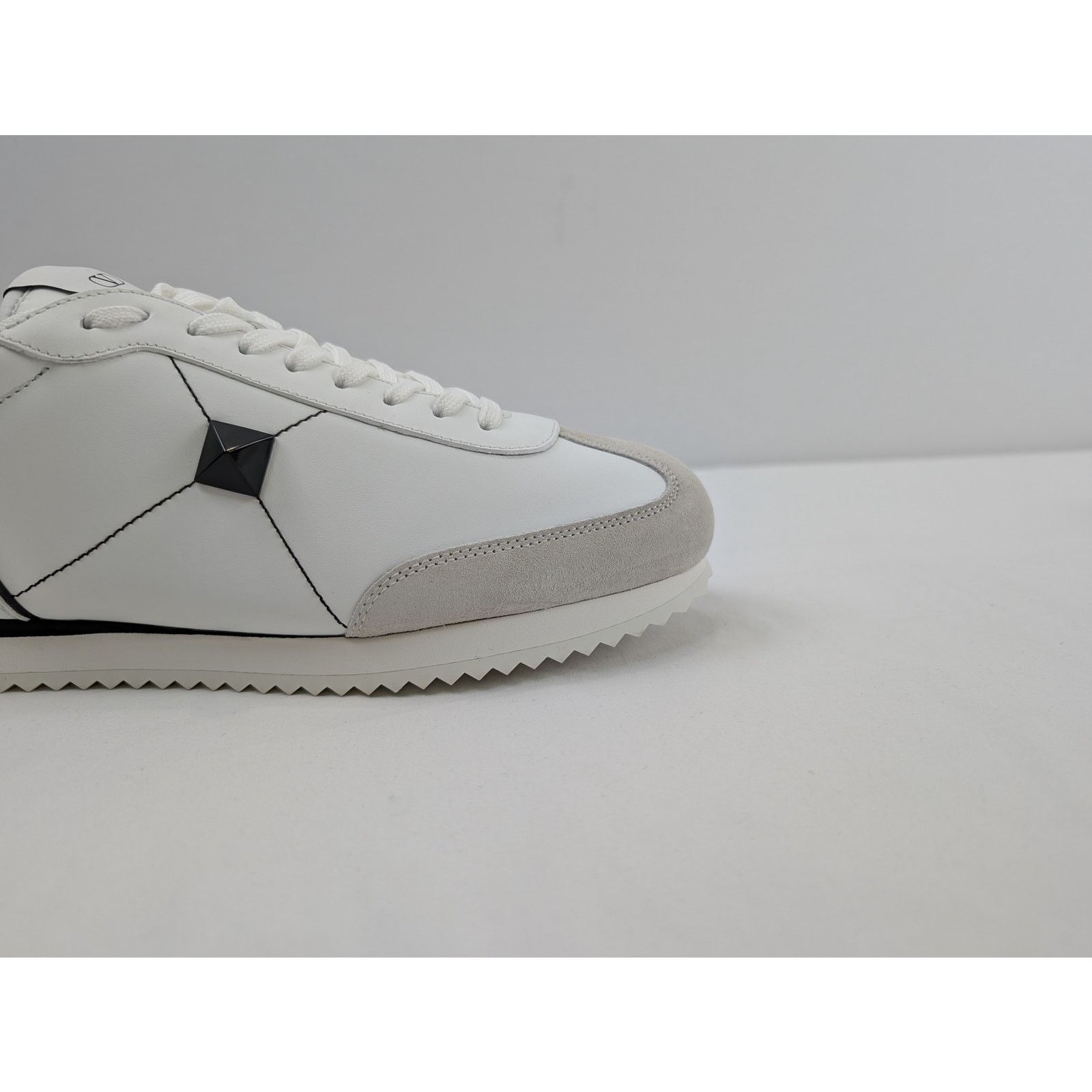 Valentino o1rshd1 Stud-around Sneakers in Leather in White Size US 11 / EU 44 - 4 Thumbnail