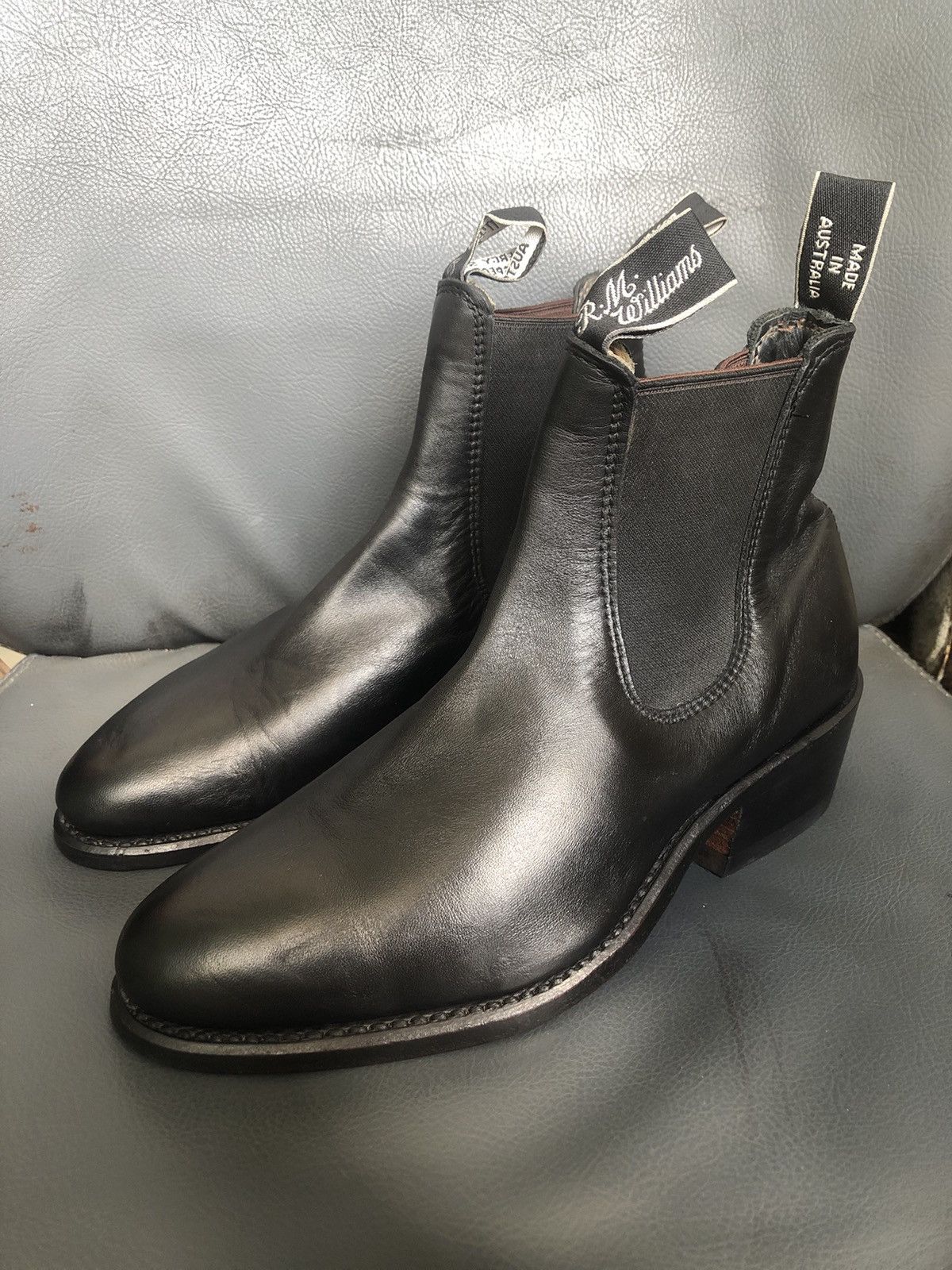 R.M William’s Black Leather Chelsea Boot Women’s Size 4 G