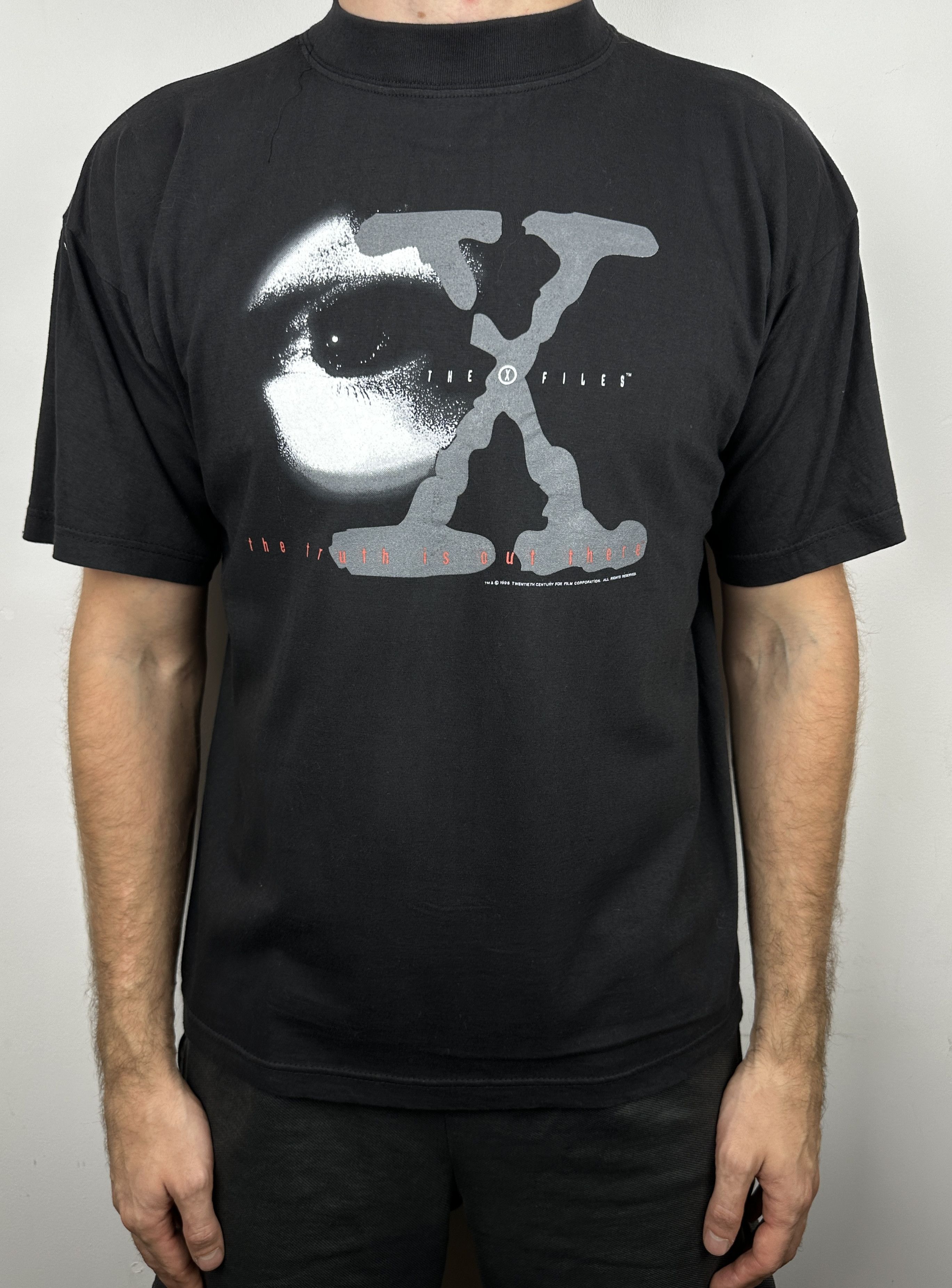 Vintage 90s X-Files The Truth Graphic Movie T Shirt Tee Horror UFO Size US L / EU 52-54 / 3 - 2 Thumbnail