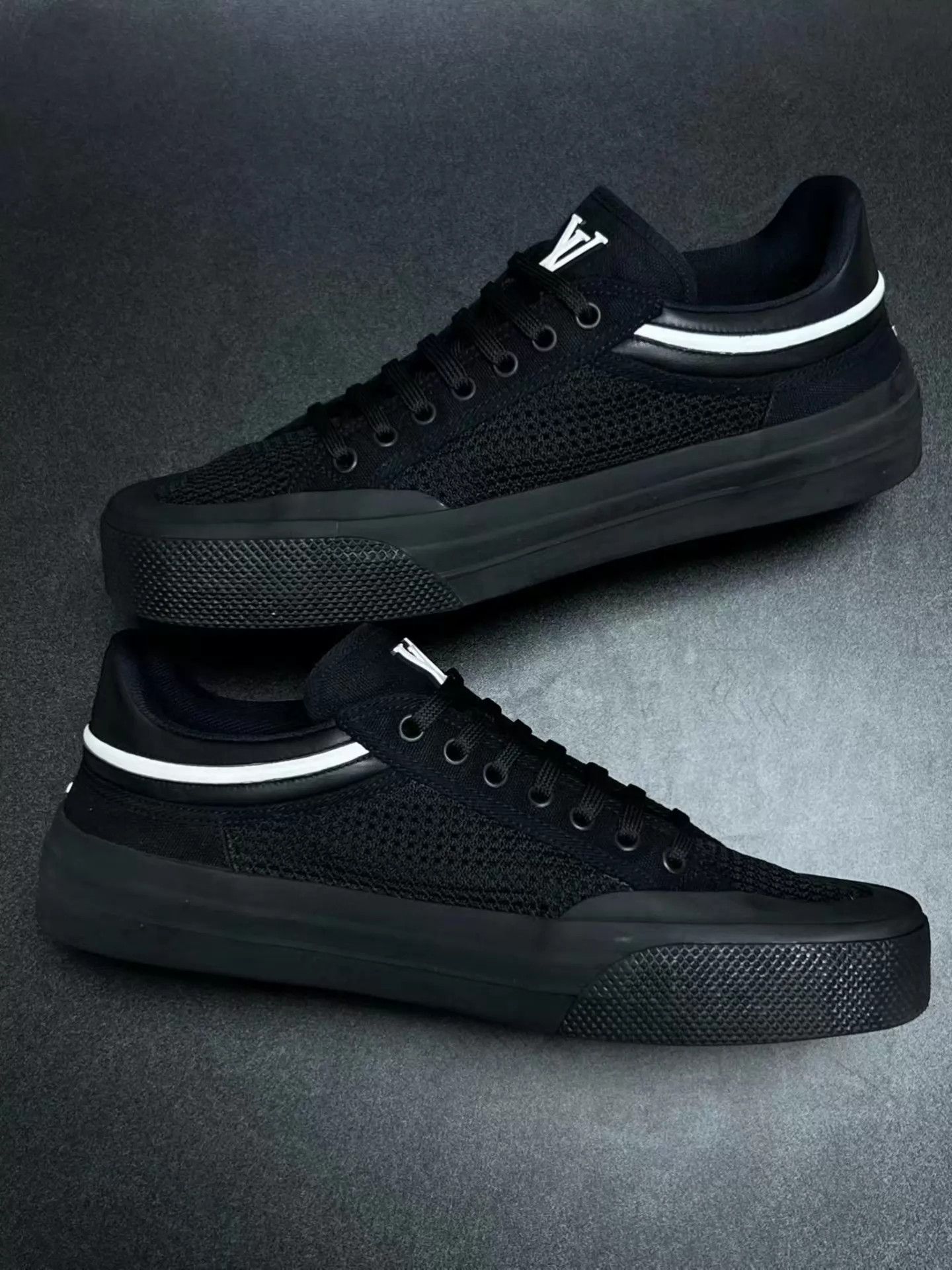 Louis Vuitton LV Mesh Cutout Low-Top Sneaker Black 42.5 Size US 9.5 / EU 42-43 - 6 Thumbnail