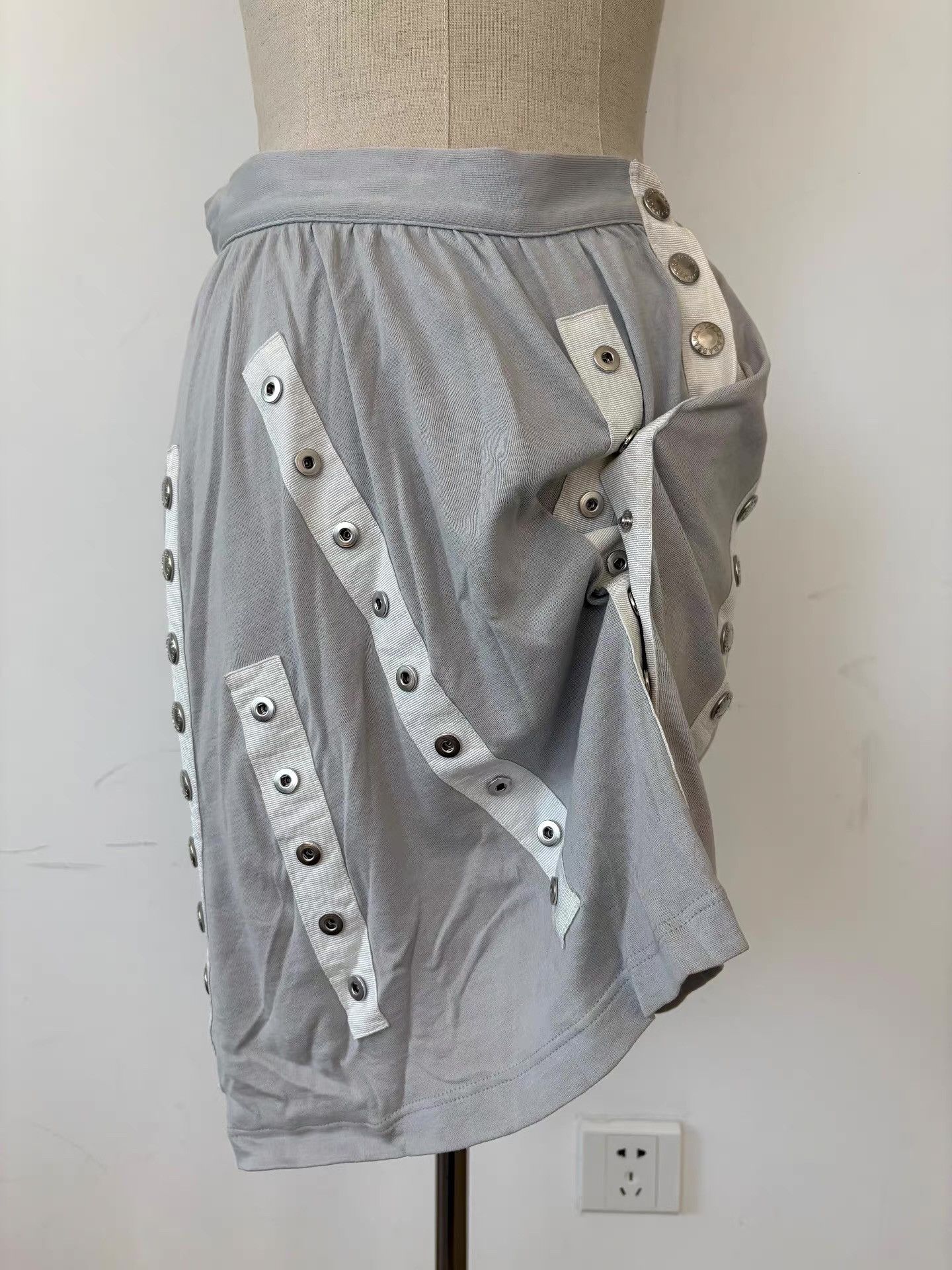 Dolce & Gabbana Dolce & Gabbana SS03 Snap Button Midi Skirt。 Ｑ21 Size 38" / US 16 / IT 52 - 2 Thumbnail