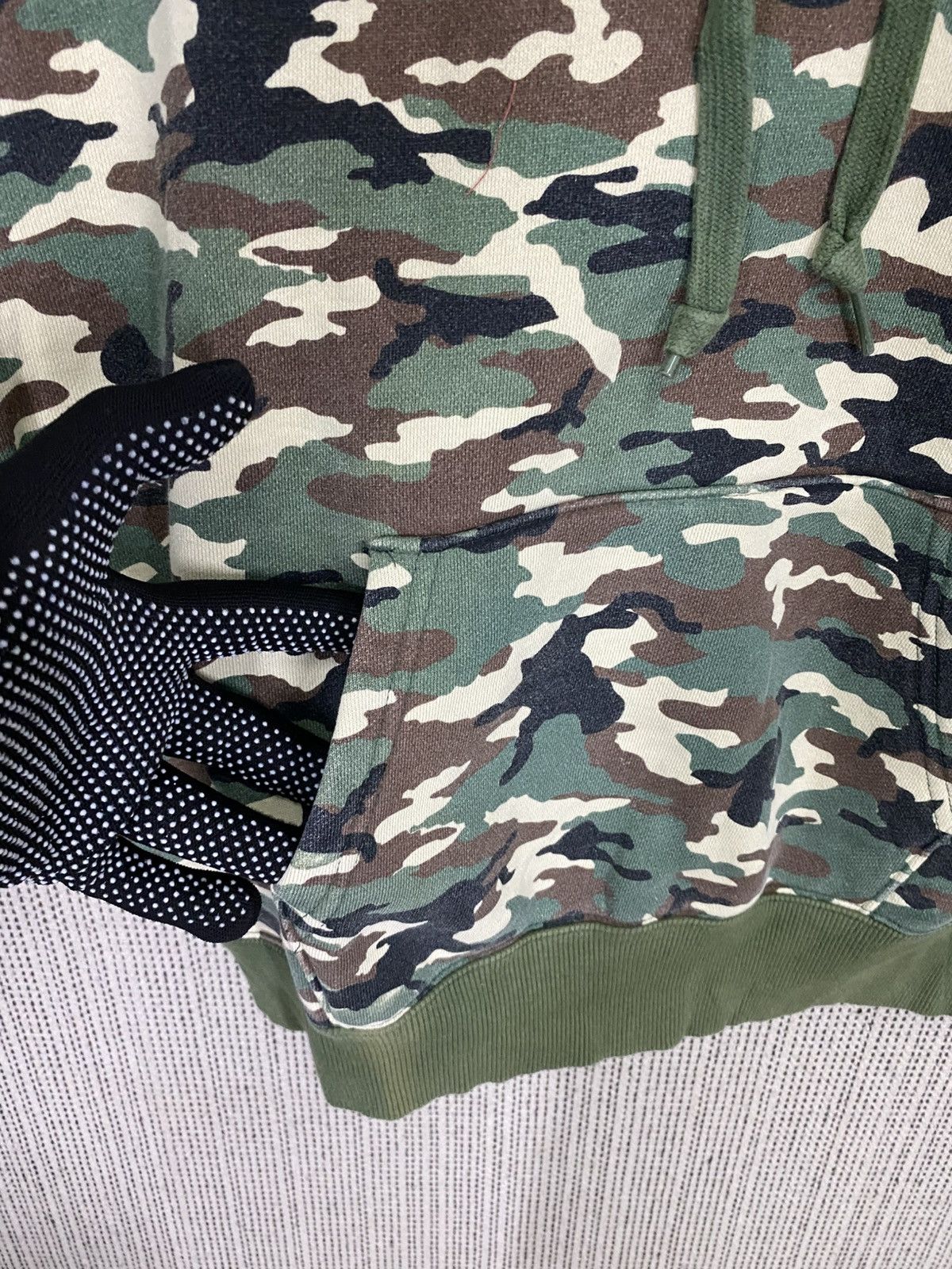 Champion Vintage champion big logo camo hoodie Size US L / EU 52-54 / 3 - 7 Thumbnail
