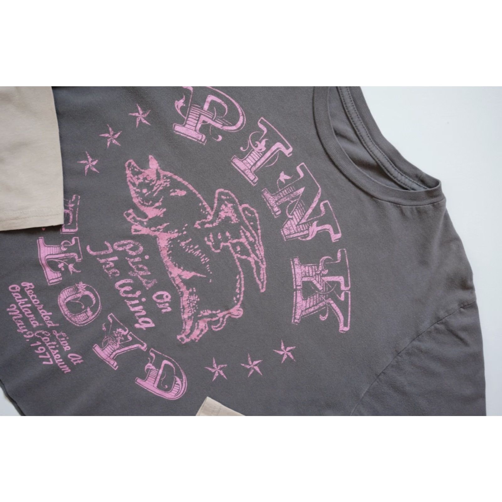 Vintage VINTAGE Pink Floyd T-Shirt Graphic Print Crew Neck Short Sleeve XL Women Size US XL / EU 56 / 4 - 5 Thumbnail
