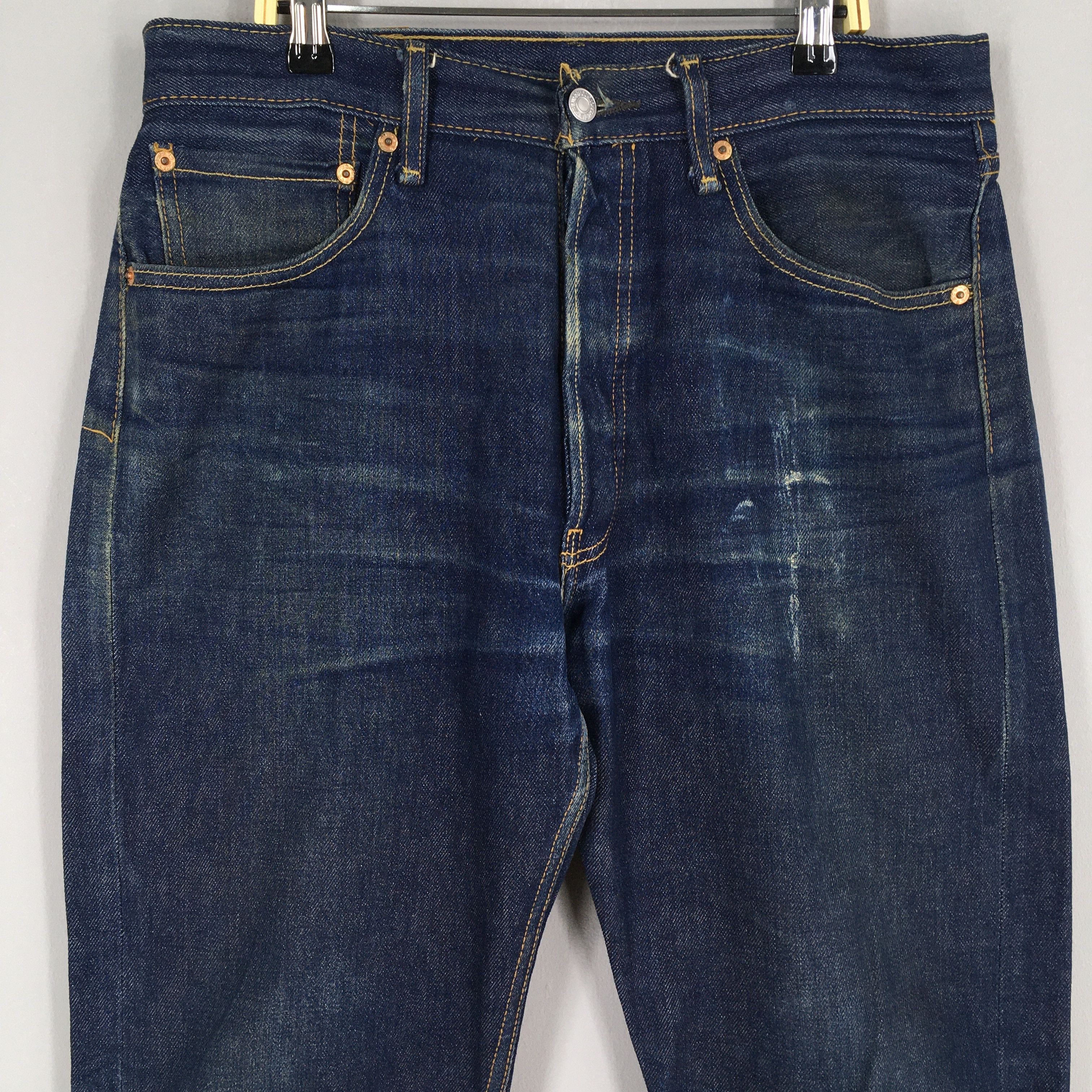 Levi's Size 32x30.5 Vintage 90s Levi's 501 Faded Blue Jeans S428 Size US 32 / EU 48 - 2 Thumbnail