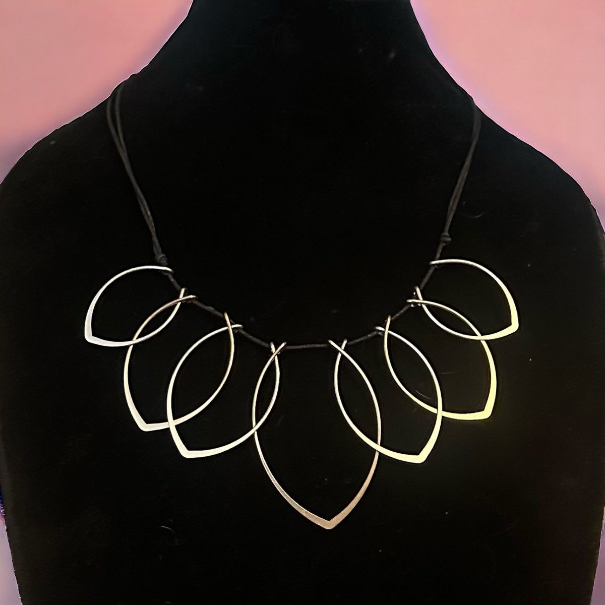 Other Two tone interlocking petal links adjustable cord necklace Size ONE SIZE - 1 Thumbnail