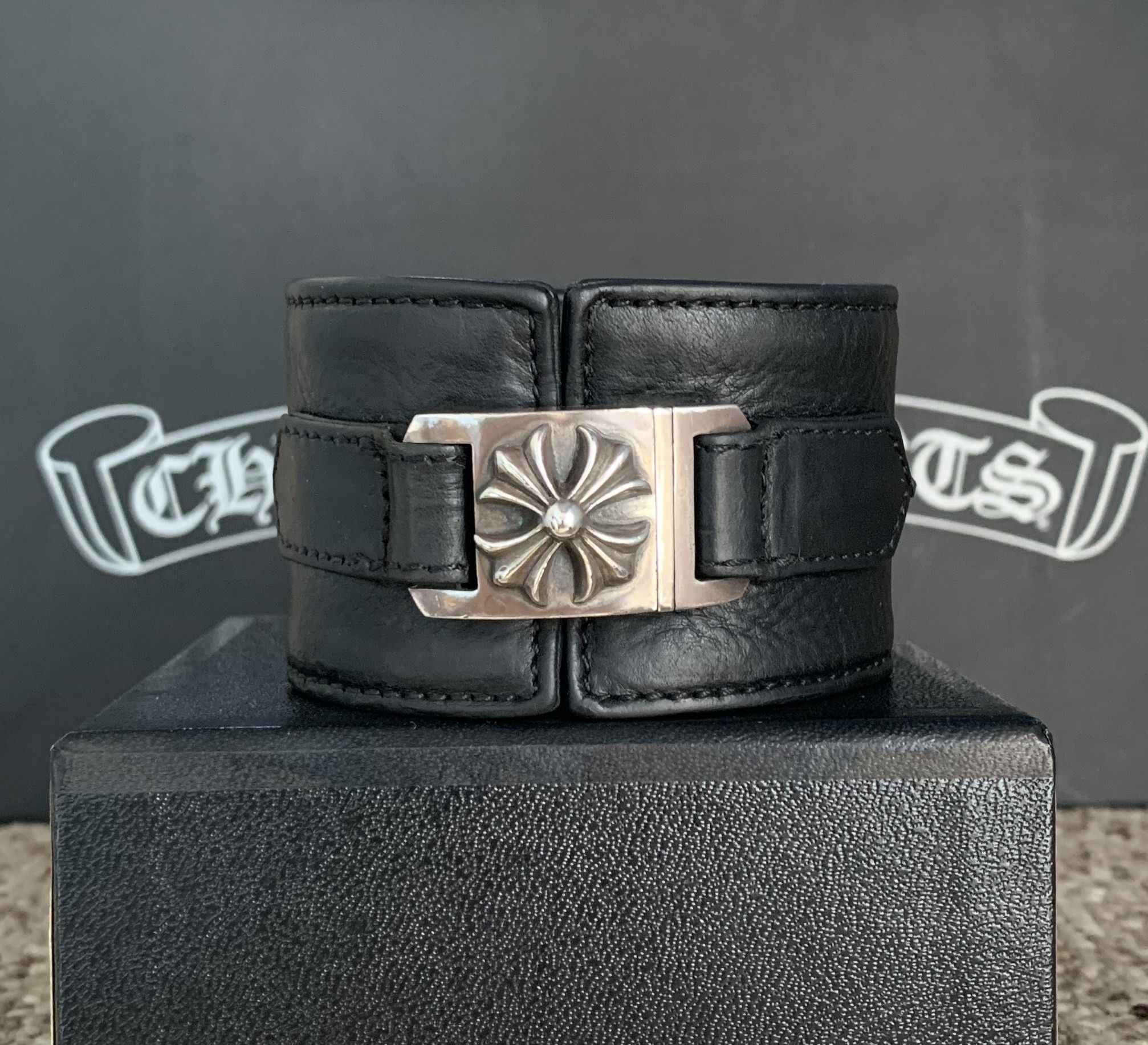 Chrome Hearts Chrome Hearts Wide Leather Silver Cross Bracelet Size ONE SIZE - 1 Thumbnail