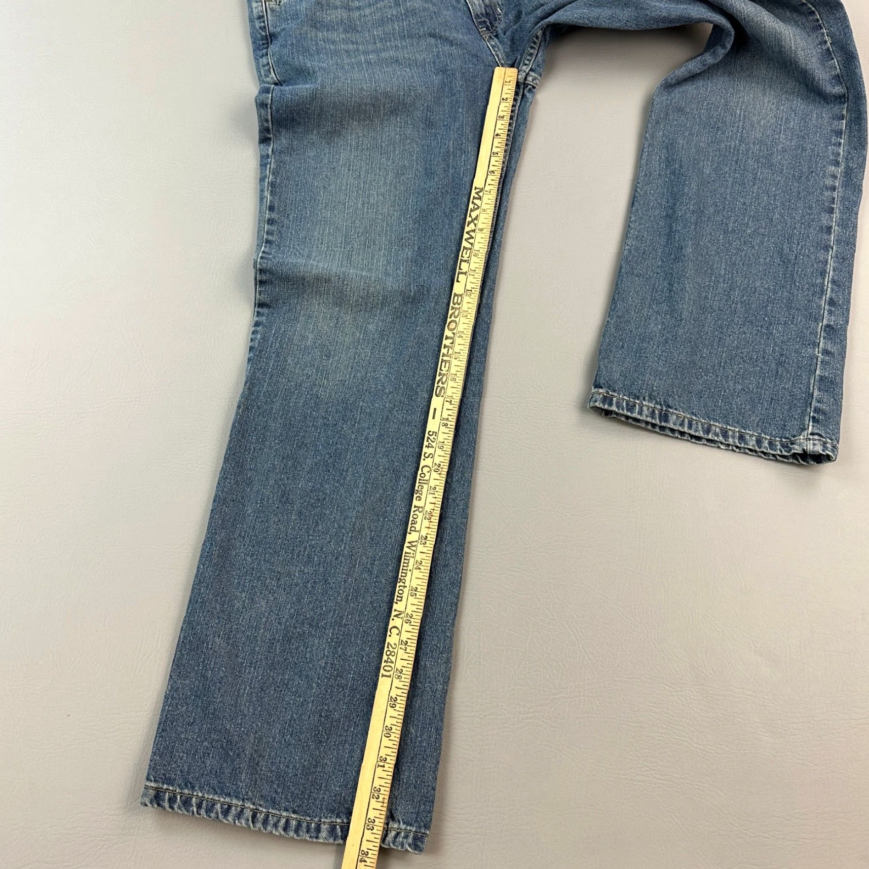 Old Navy VINTAGE Old Navy Jeans Mens 36x34 Blue Medium Wash Denim Bootcut Skate Y2K Size US 36 / EU 52 - 2 Thumbnail