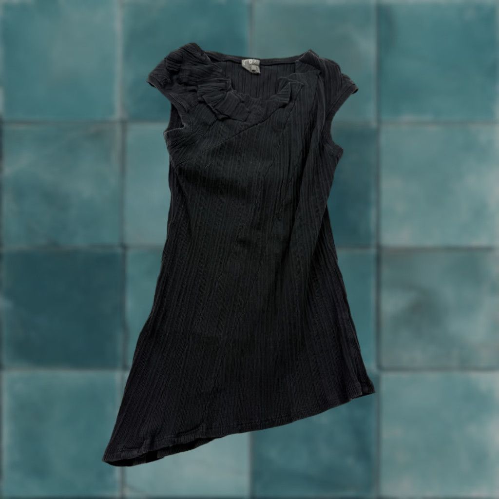 Vintage One September Shirt Womens Medium Black Ruffle Cap Sleeve Rib Knit Asym Hem Top Size M / US 6-8 / IT 42-44 - 1 Thumbnail