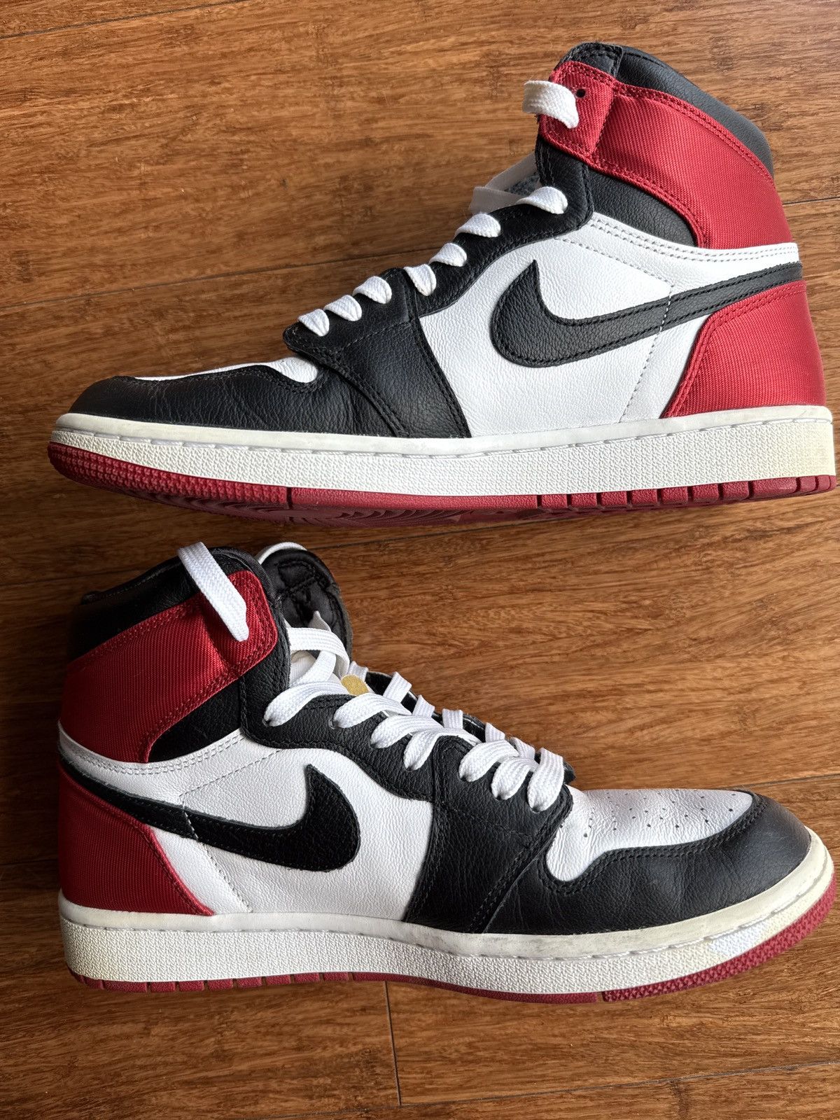 Jordan Brand Satin Black Toe Jordan 1 Size US 8.5 / EU 41-42 - 2 Thumbnail