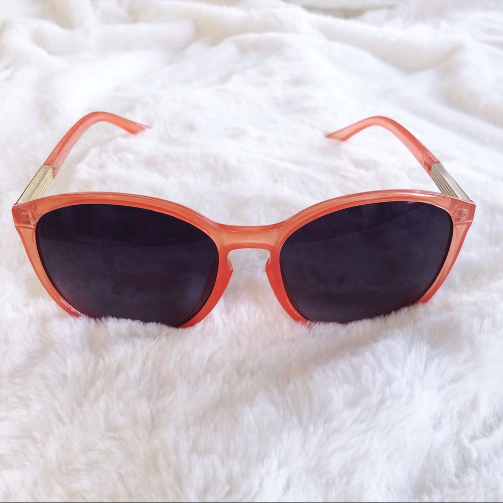 Other Celia Red Cat Eye Full Rim Sunglasses Size ONE SIZE - 6 Thumbnail