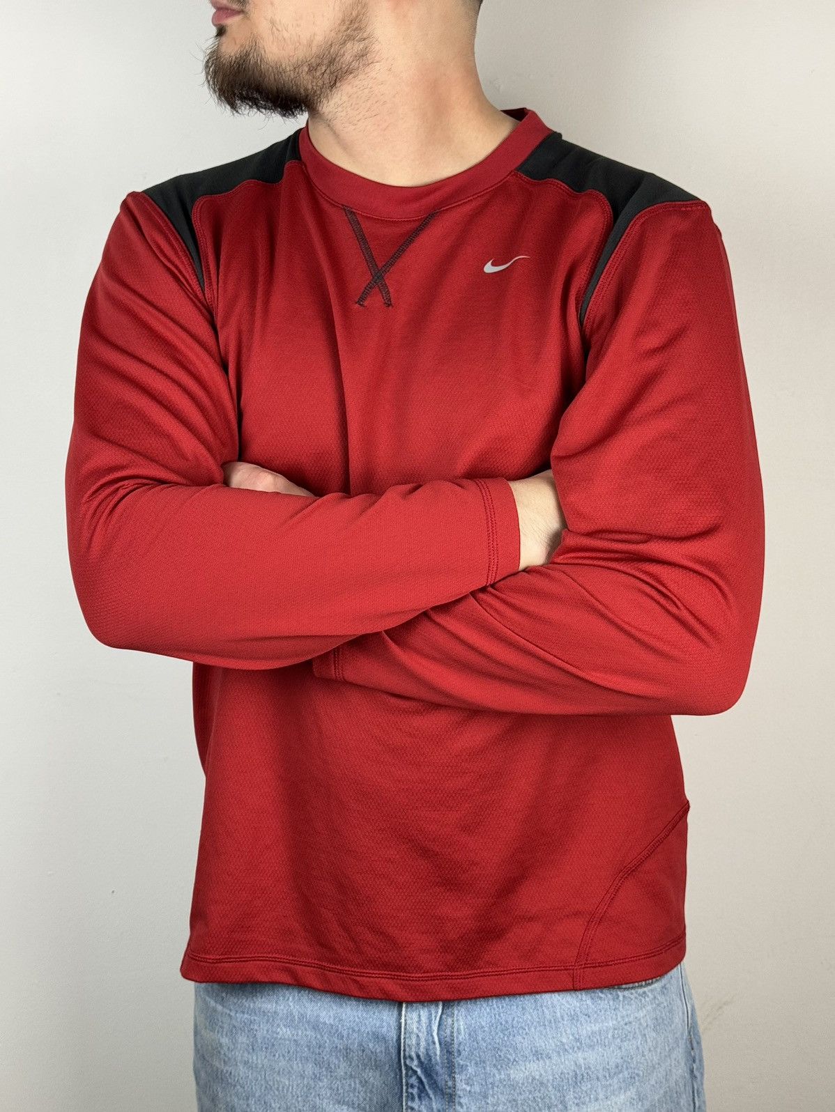 Nike Mens red and black Nike long-sleeved athletic shirt Size US L / EU 52-54 / 3 - 4 Thumbnail